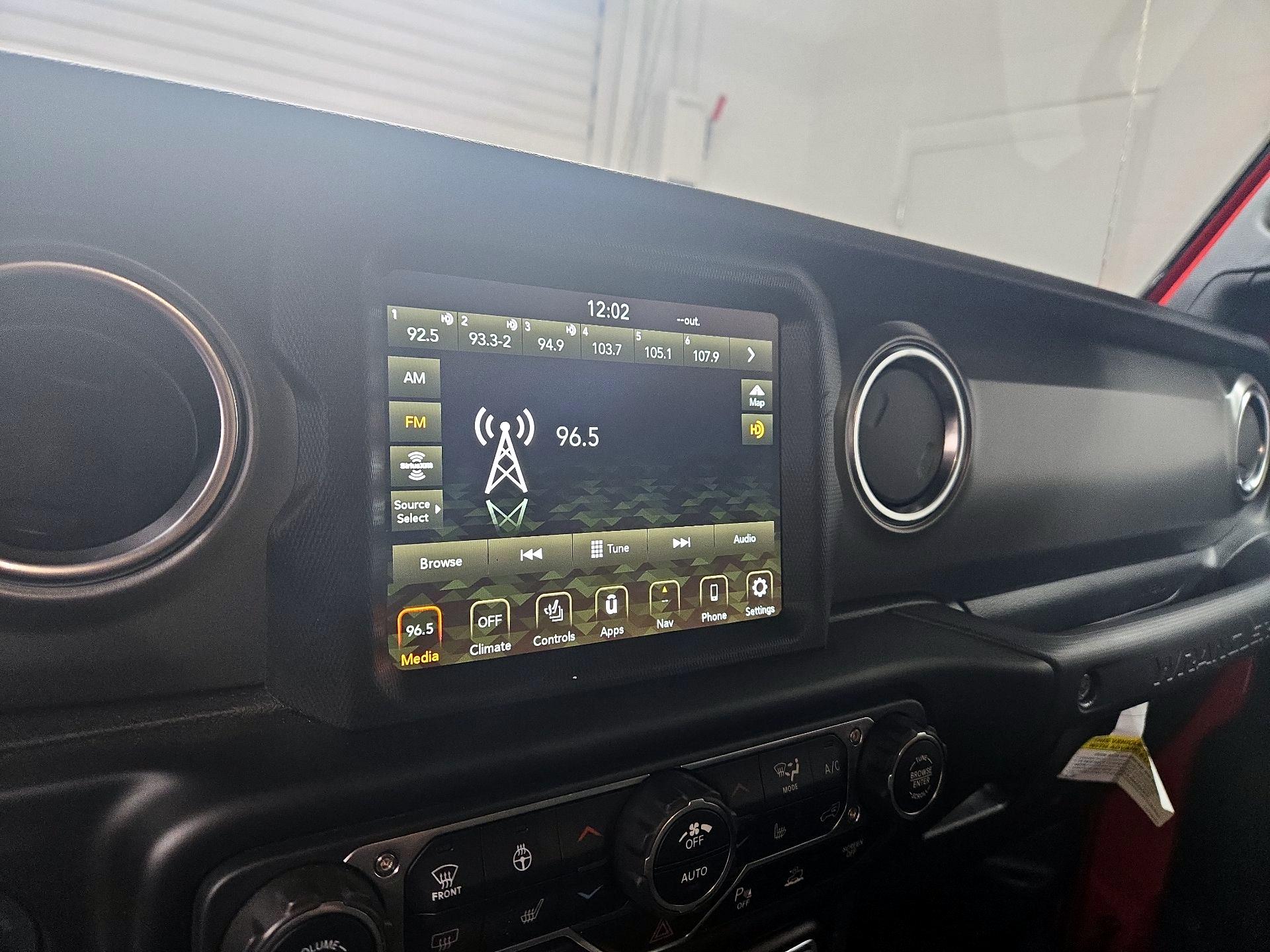 Thumbnail: 2022 Jeep Wrangler - 16
