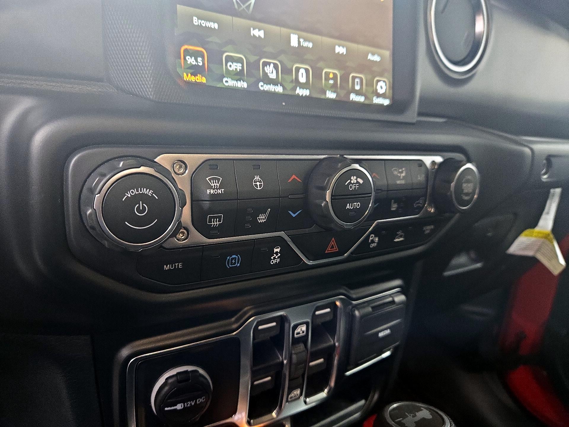 Thumbnail: 2022 Jeep Wrangler - 17