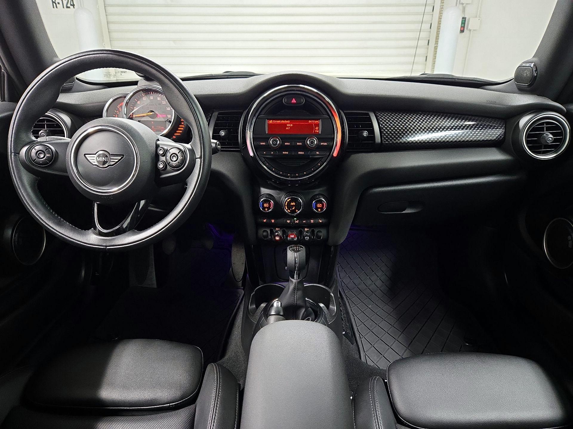 Thumbnail: 2015 MINI Cooper Hardtop - 9