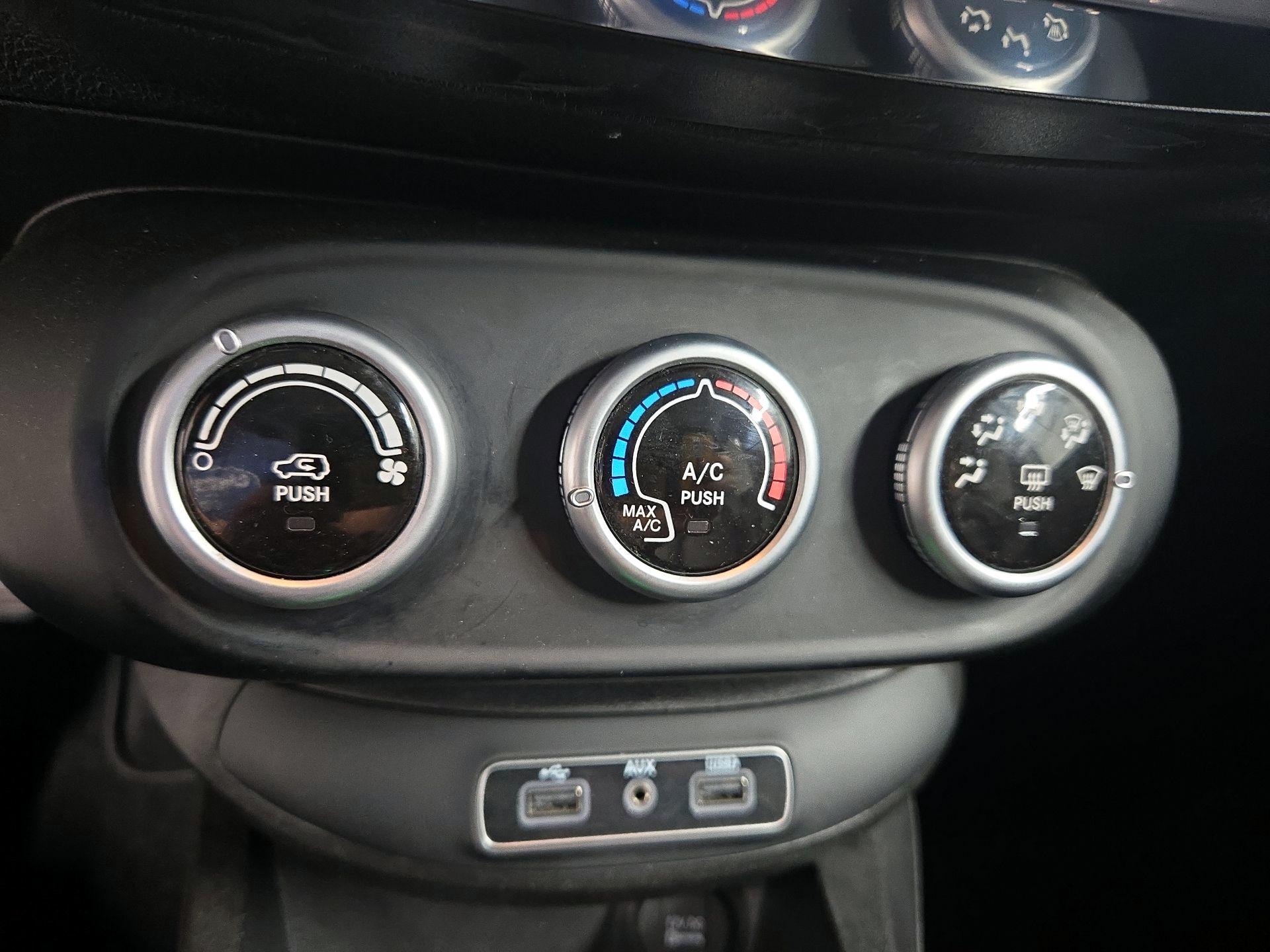 Thumbnail: 2018 Fiat 500X - 16