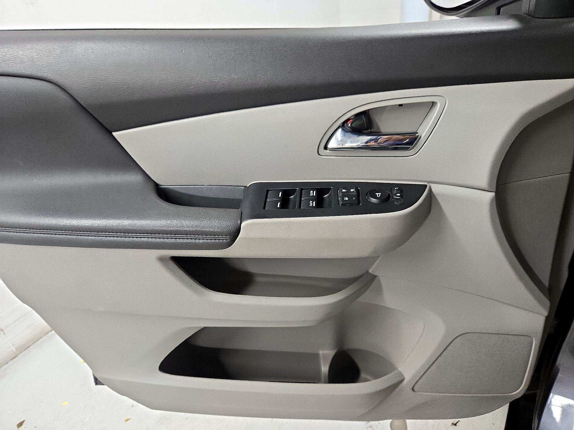 Thumbnail: 2014 Honda Odyssey - 12