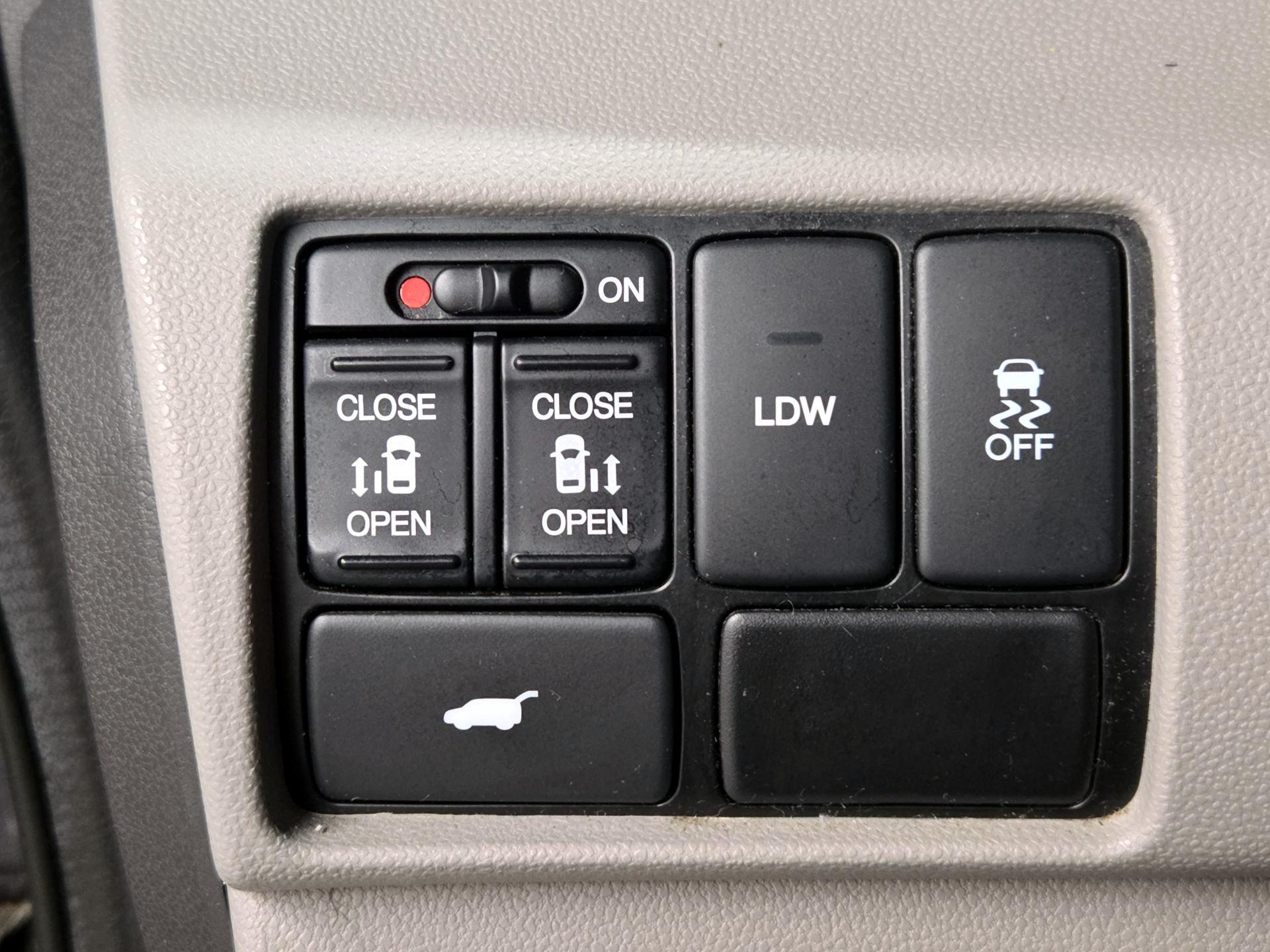 Thumbnail: 2014 Honda Odyssey - 13