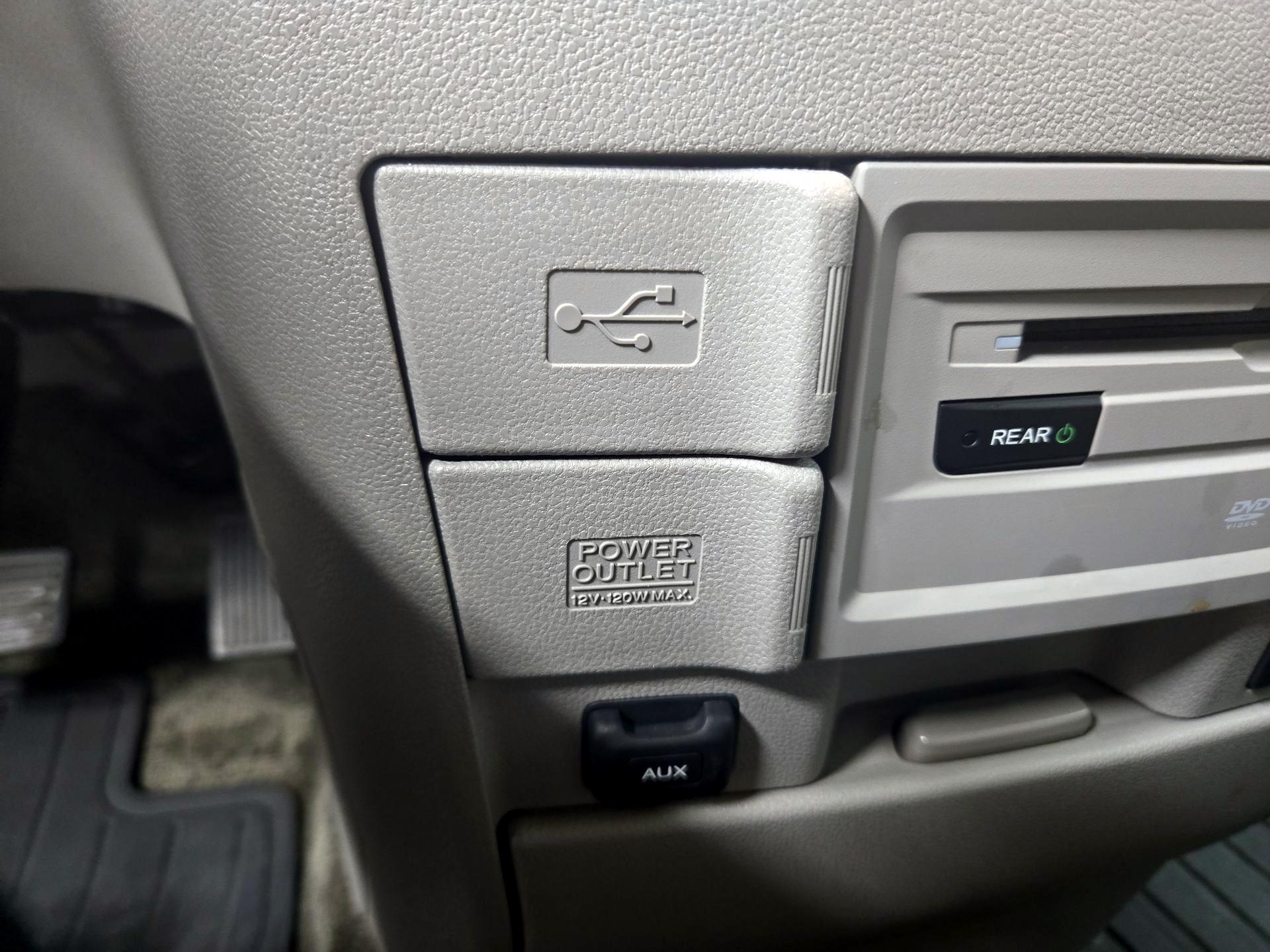 Thumbnail: 2014 Honda Odyssey - 18
