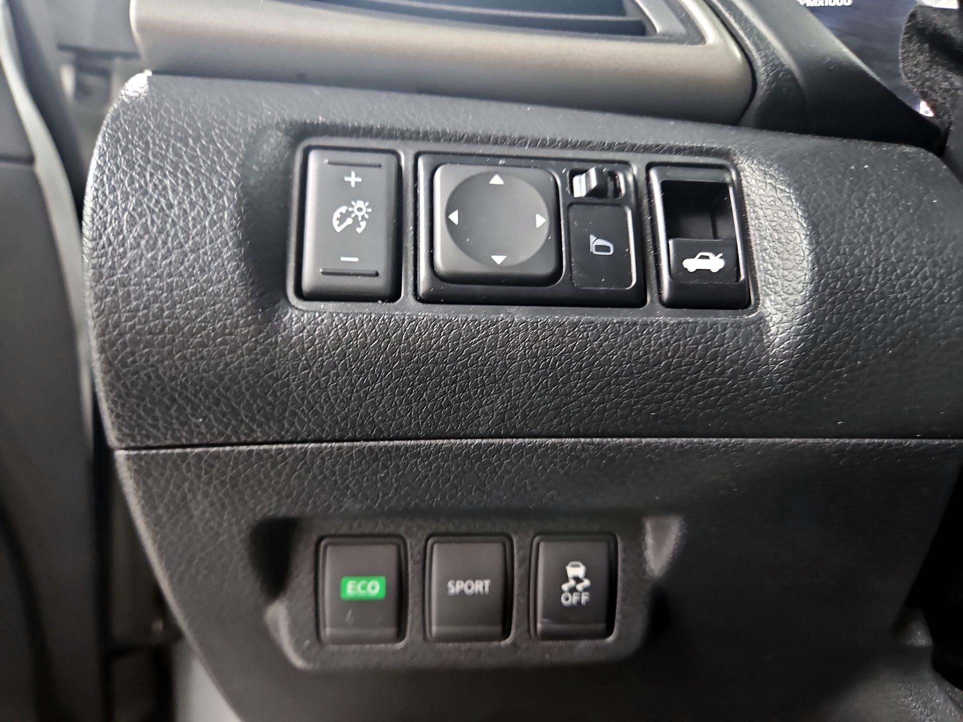 Thumbnail: 2015 Nissan Sentra - 13