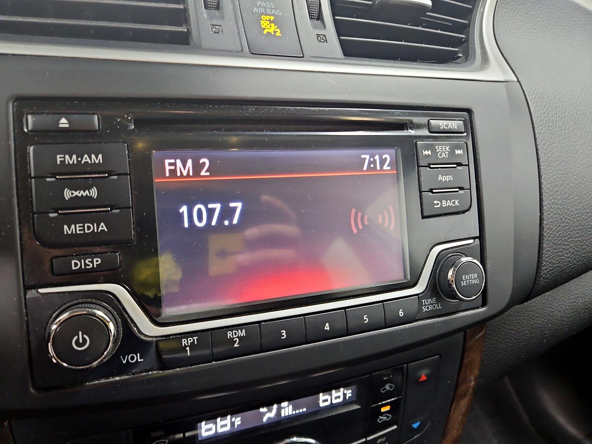 Thumbnail: 2015 Nissan Sentra - 15