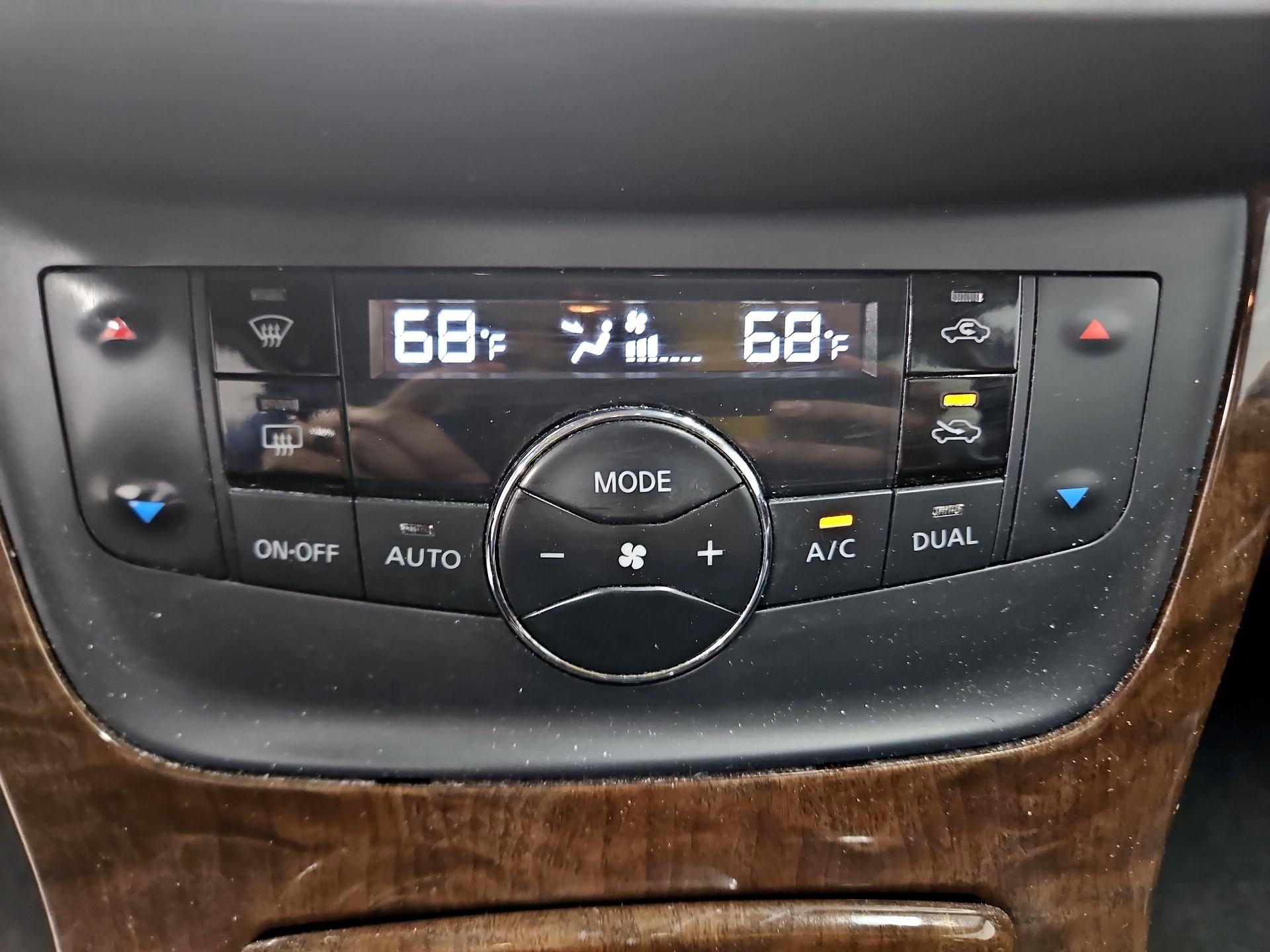 Thumbnail: 2015 Nissan Sentra - 16