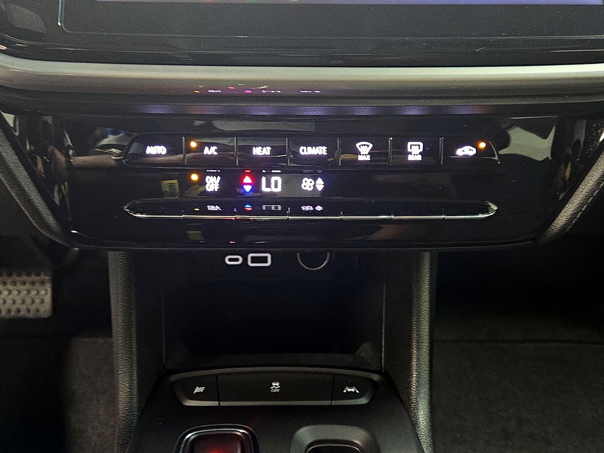 Thumbnail: 2022 Chevrolet Bolt EV - 16