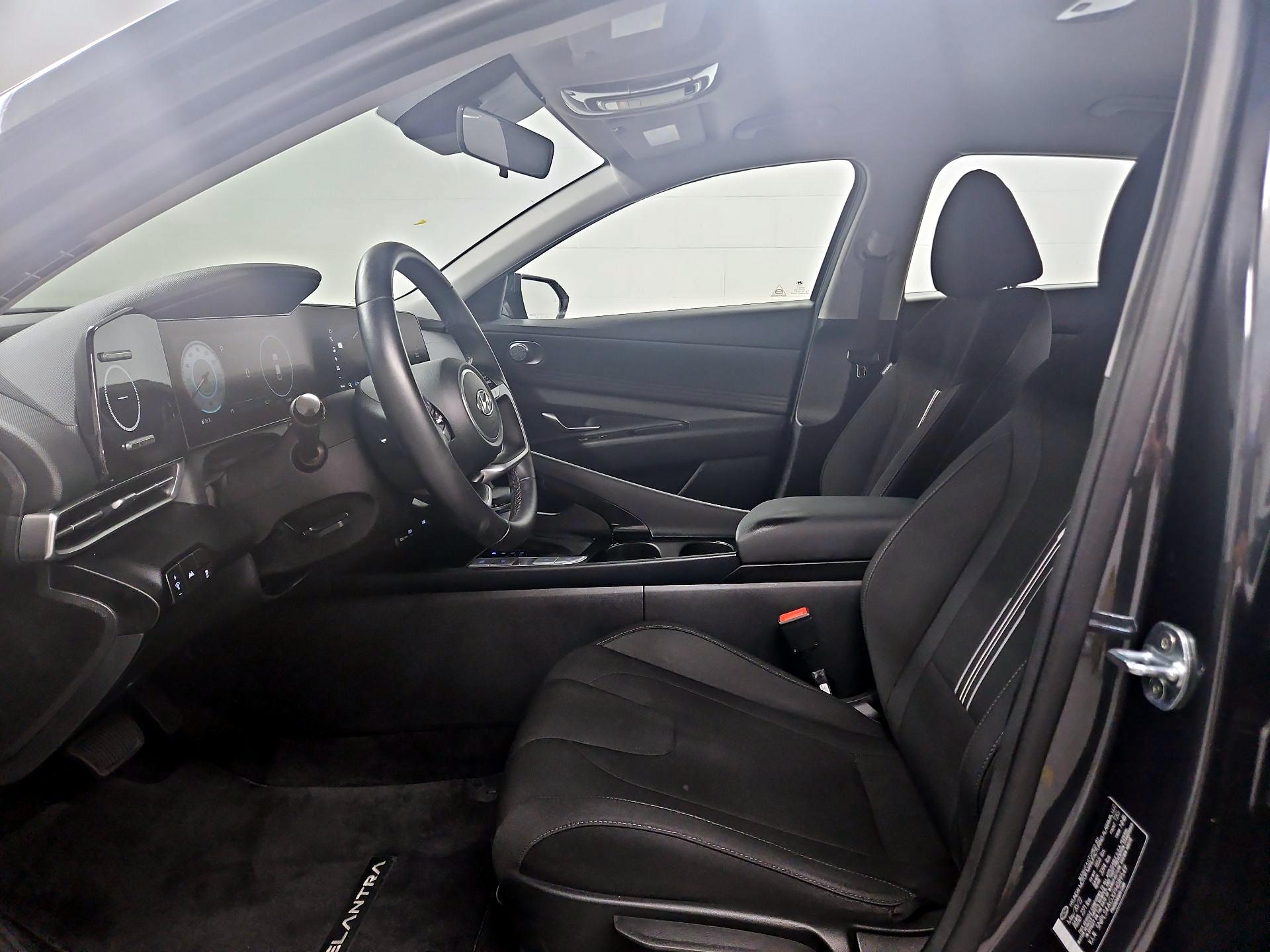 Thumbnail: 2023 Hyundai Elantra - 11