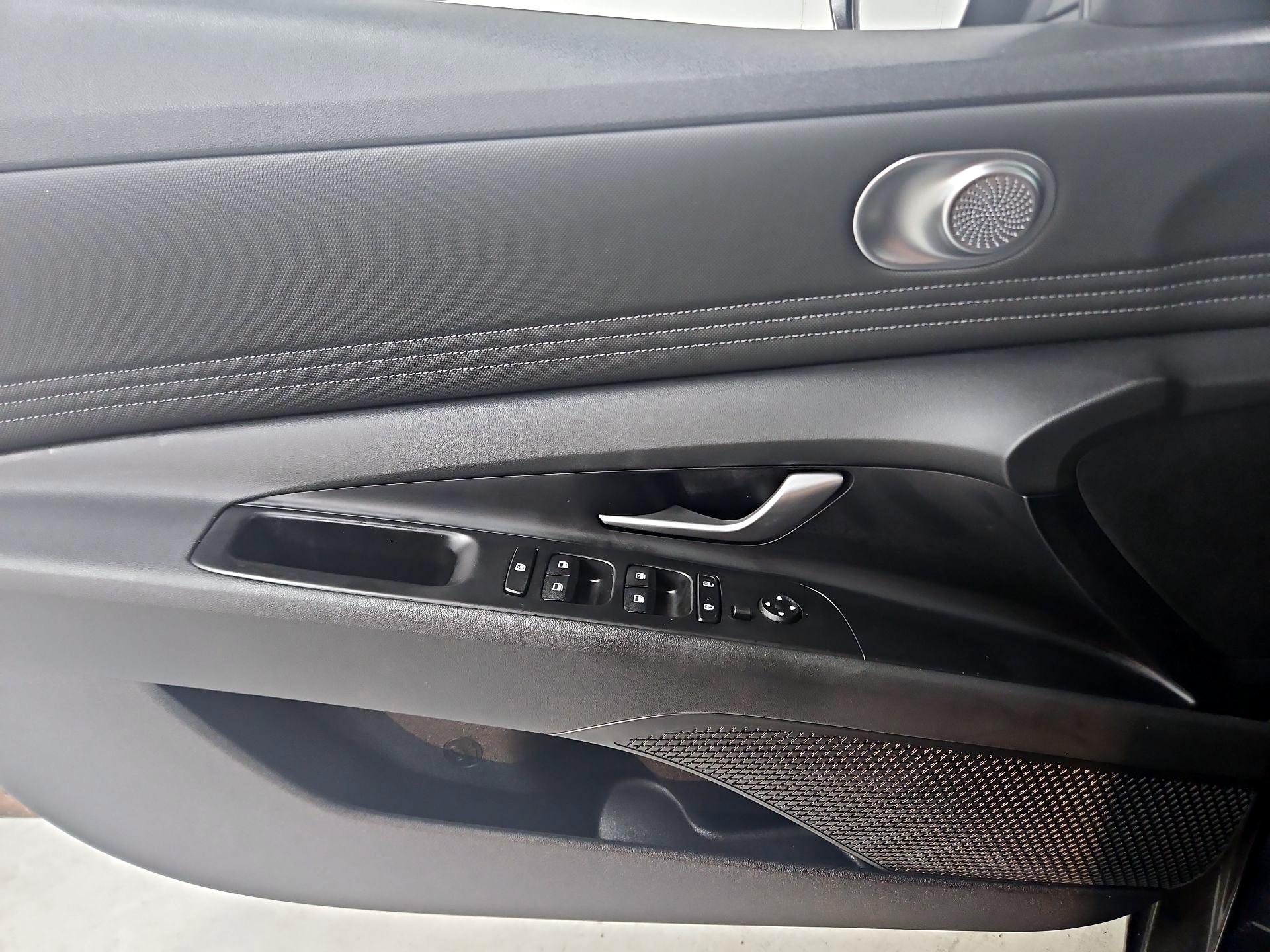 Thumbnail: 2023 Hyundai Elantra - 12