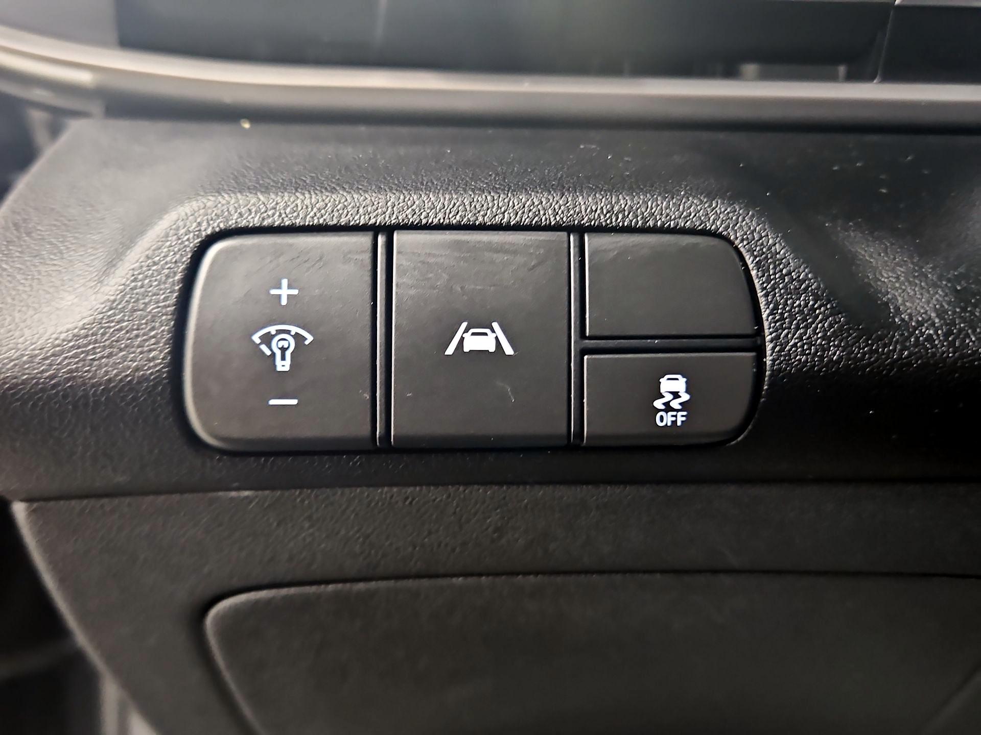 Thumbnail: 2023 Hyundai Elantra - 13