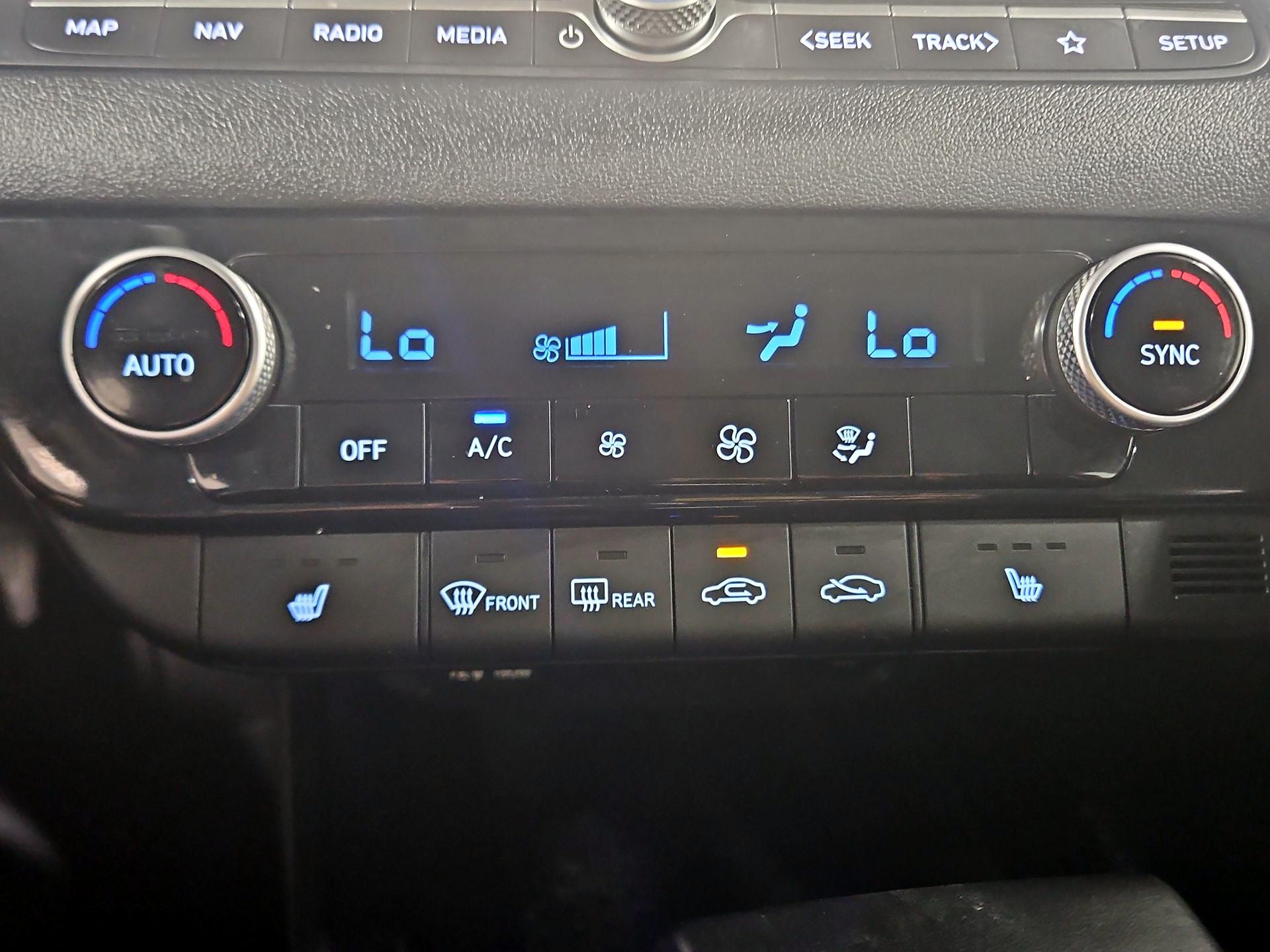 Thumbnail: 2023 Hyundai Elantra - 17