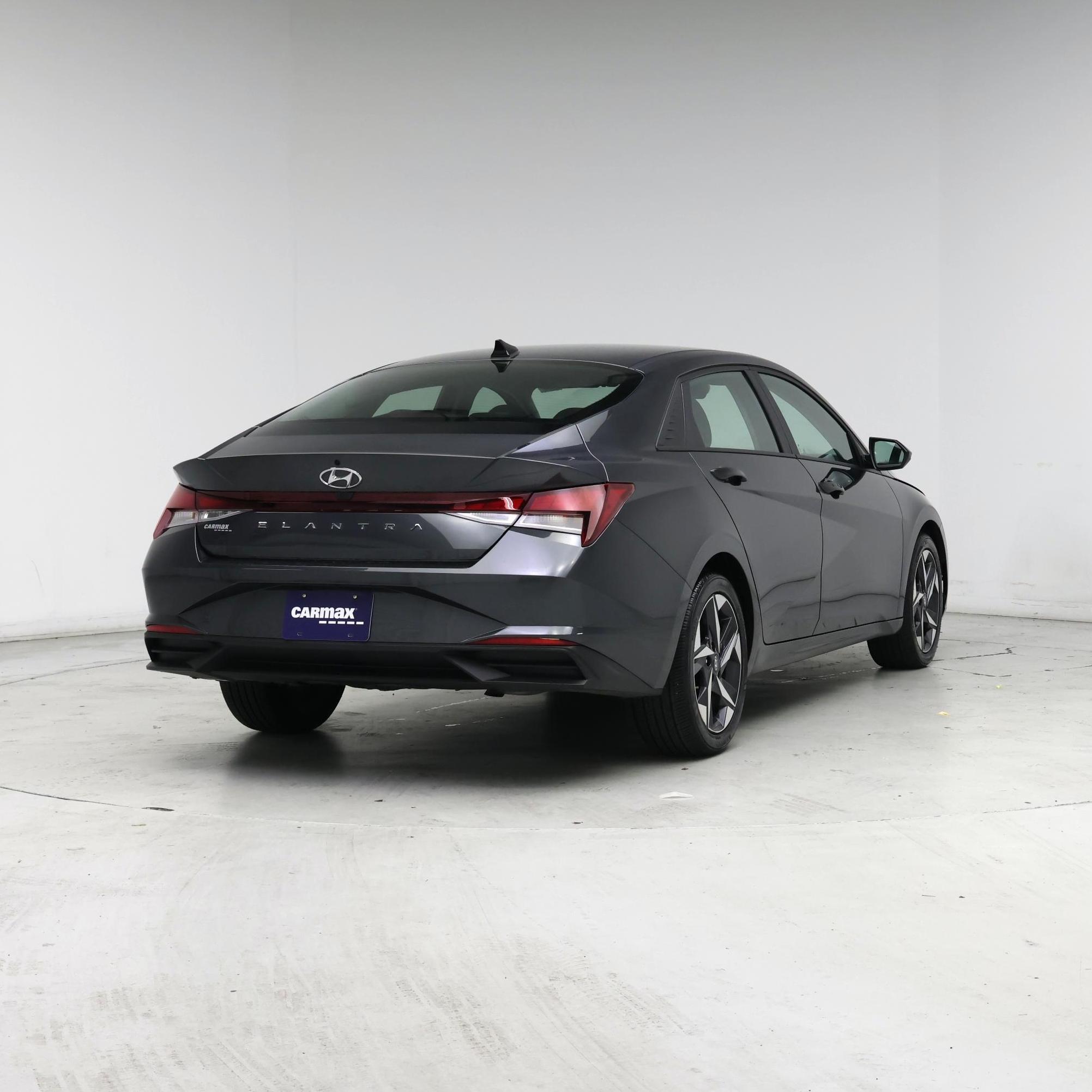 Thumbnail: 2023 Hyundai Elantra - 8