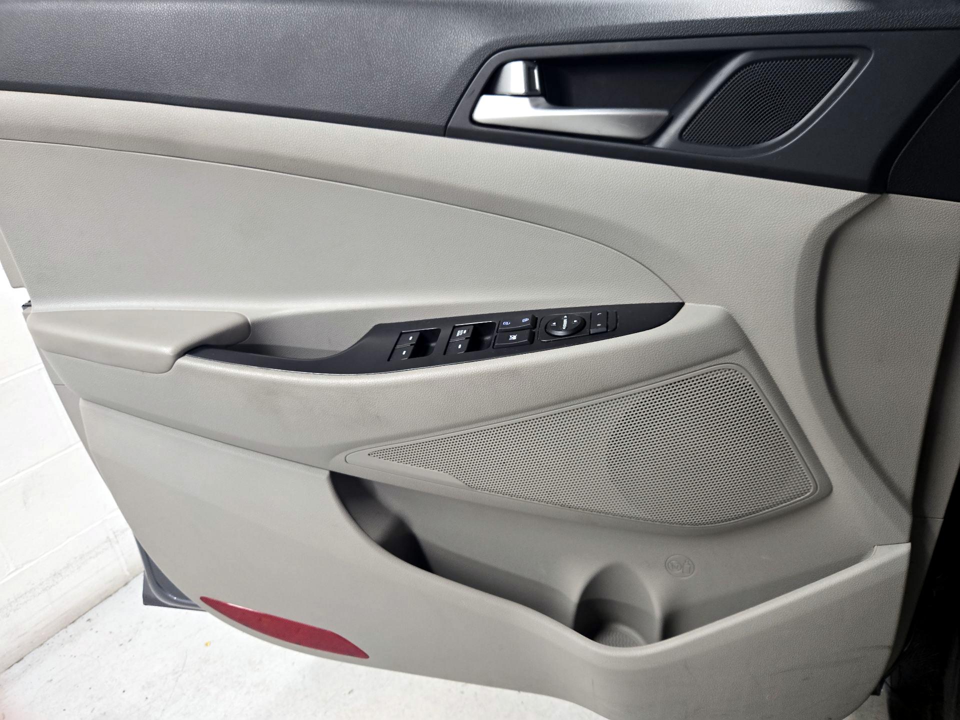 Thumbnail: 2019 Hyundai Tucson - 12