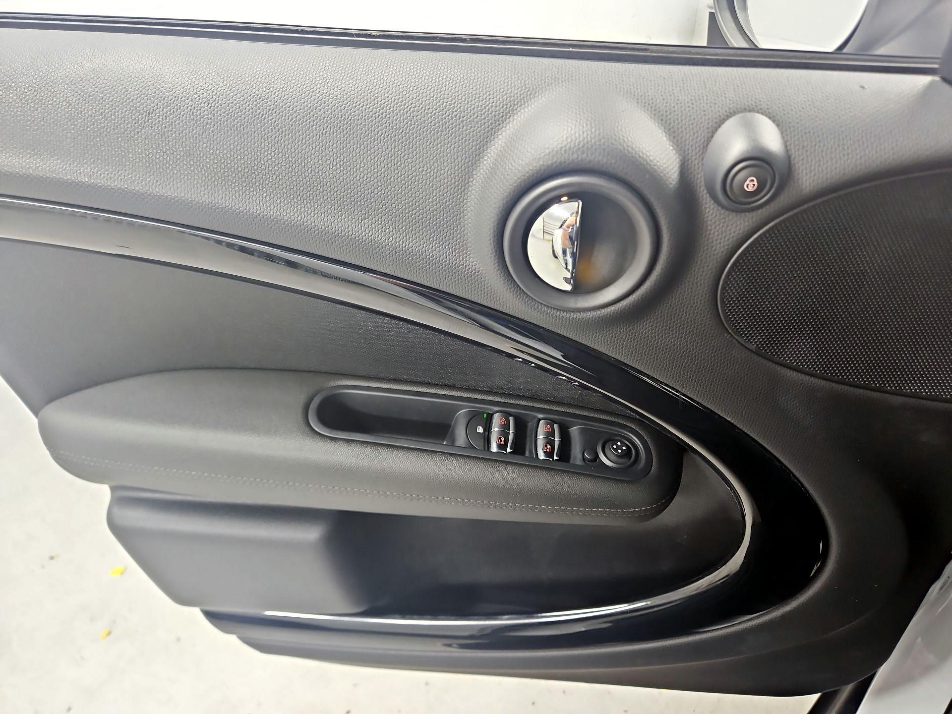 Thumbnail: 2016 MINI Cooper Countryman - 12