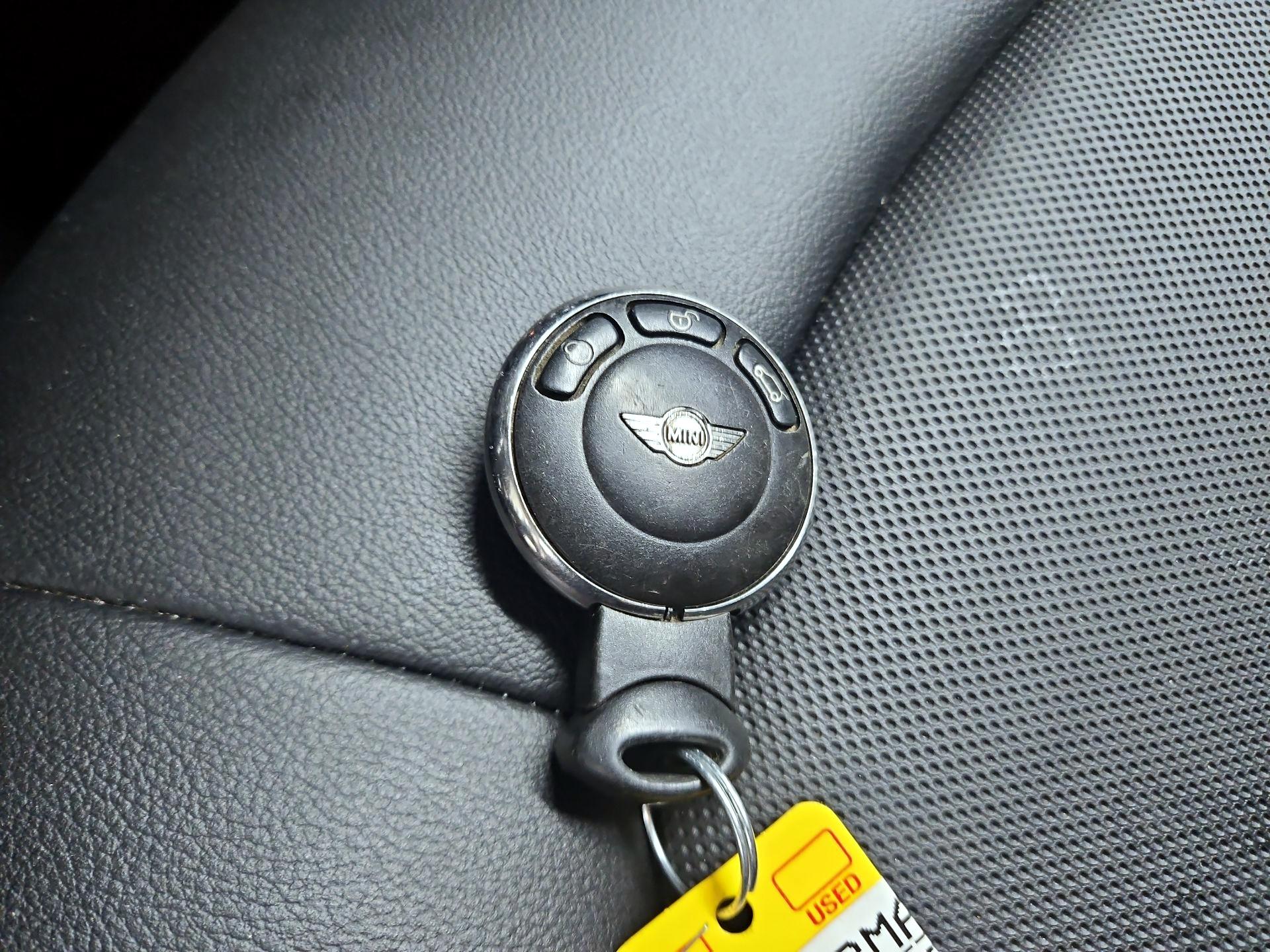 Thumbnail: 2016 MINI Cooper Countryman - 20