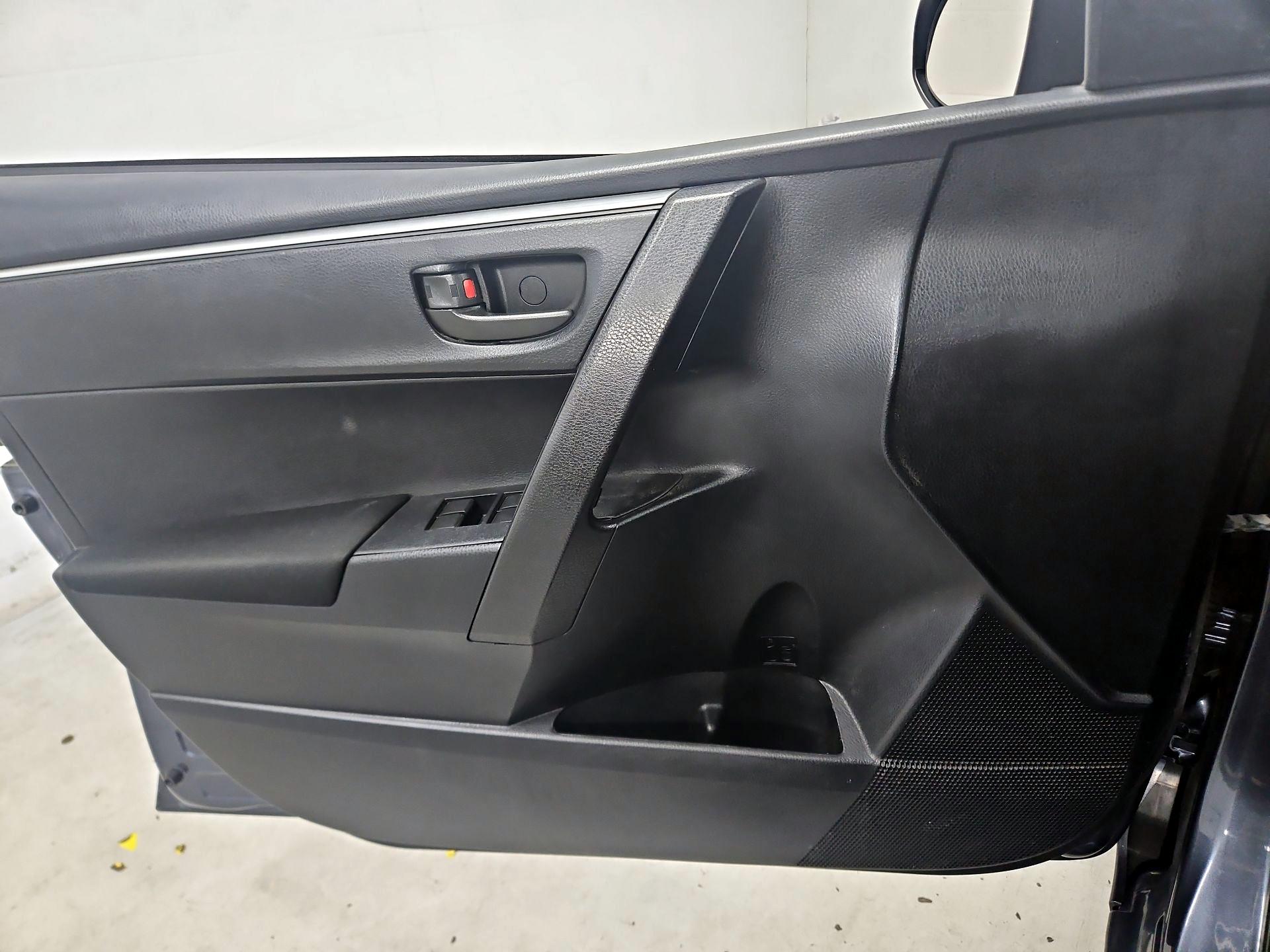 Thumbnail: 2015 Toyota Corolla - 12