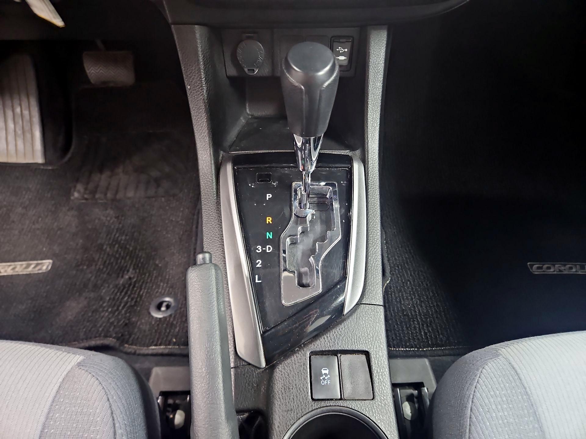 Thumbnail: 2015 Toyota Corolla - 16