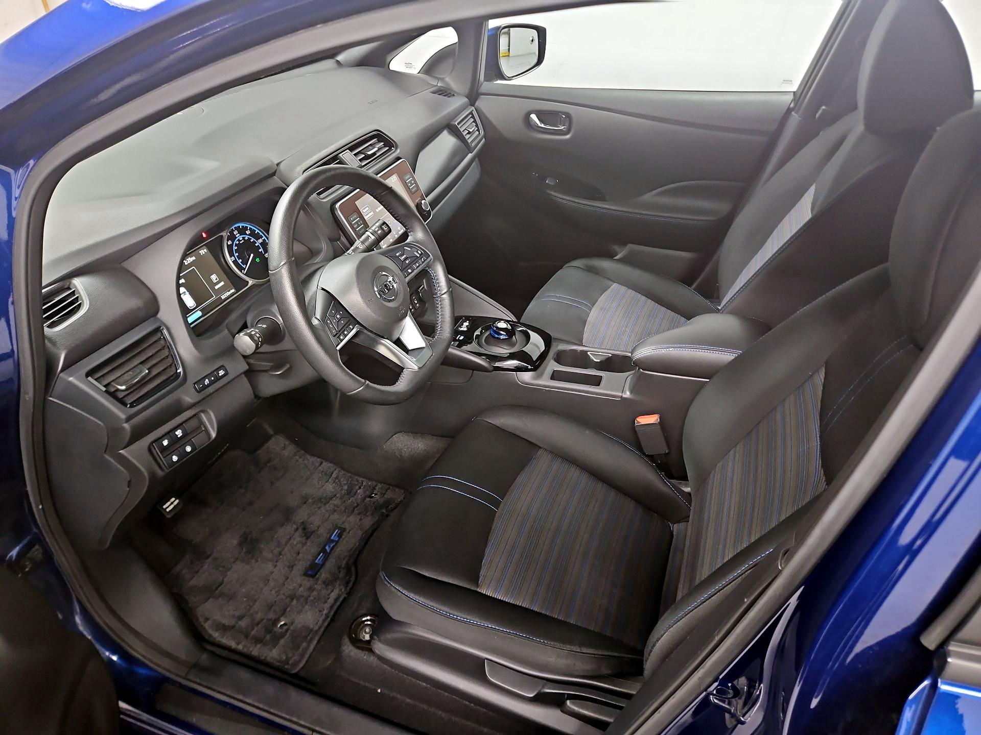 Thumbnail: 2022 Nissan Leaf - 11