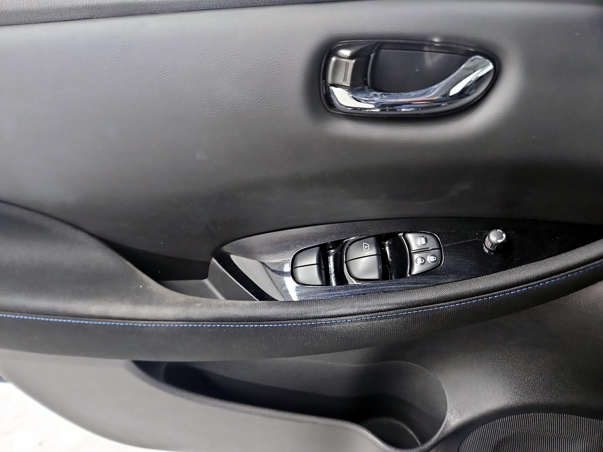 Thumbnail: 2022 Nissan Leaf - 12