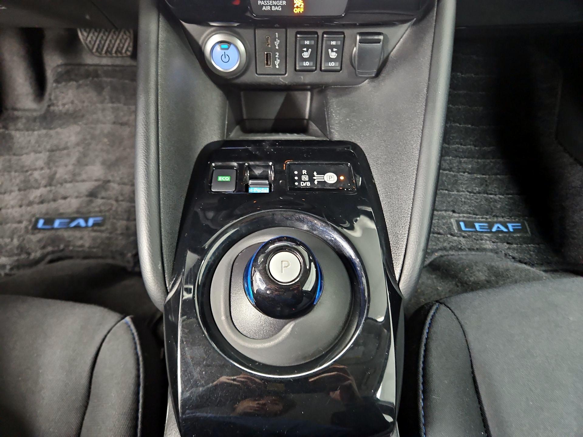 Thumbnail: 2022 Nissan Leaf - 17