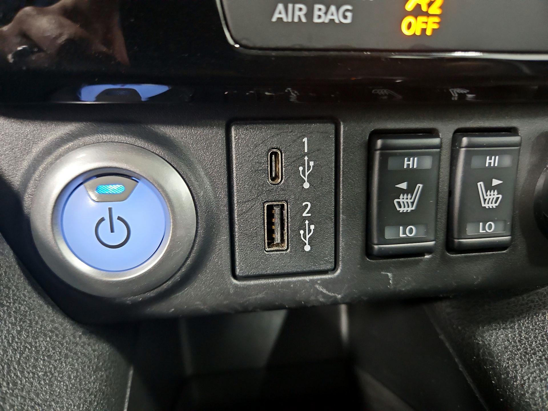 Thumbnail: 2022 Nissan Leaf - 18