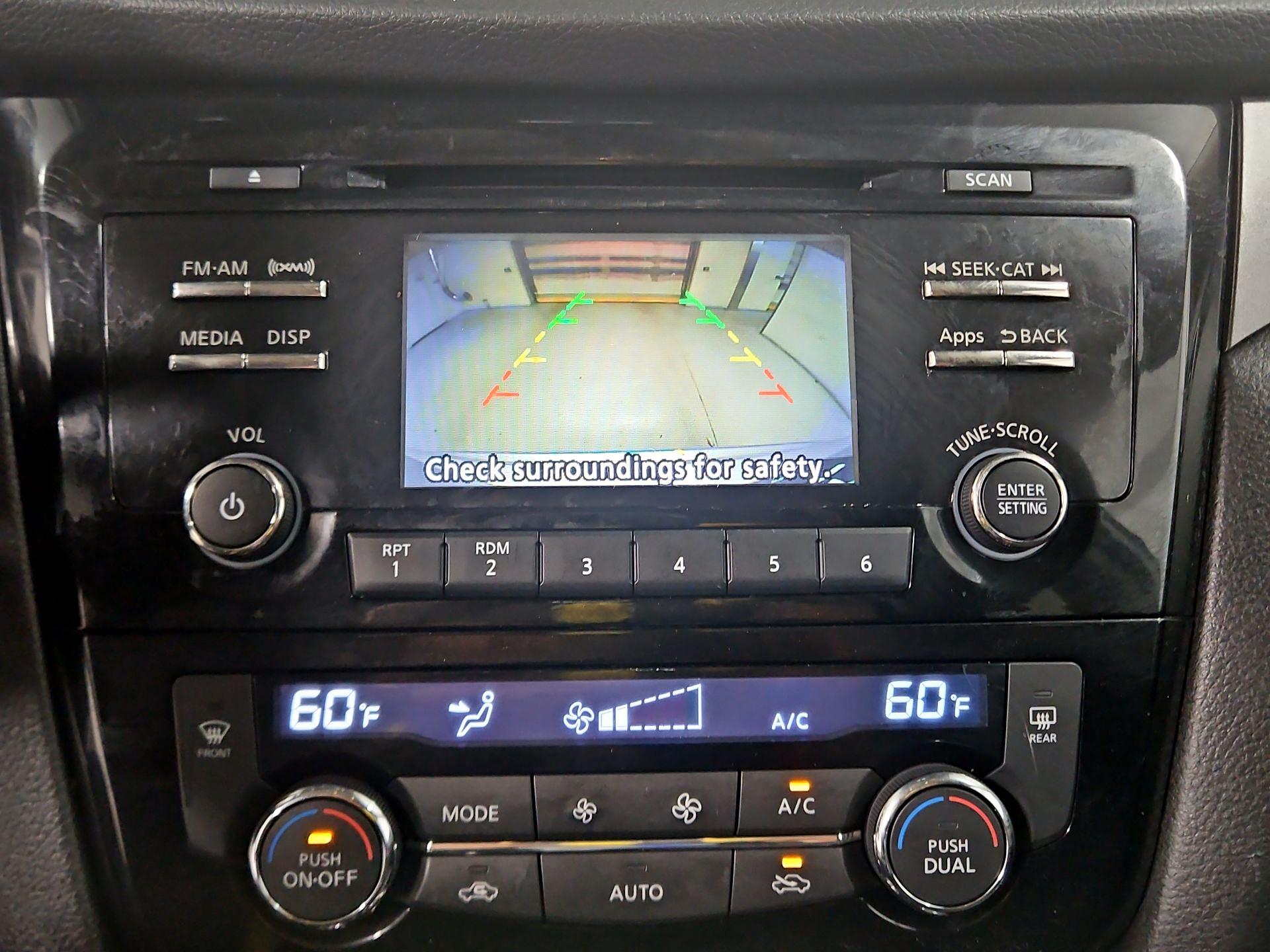 Thumbnail: 2014 Nissan Rogue - 14