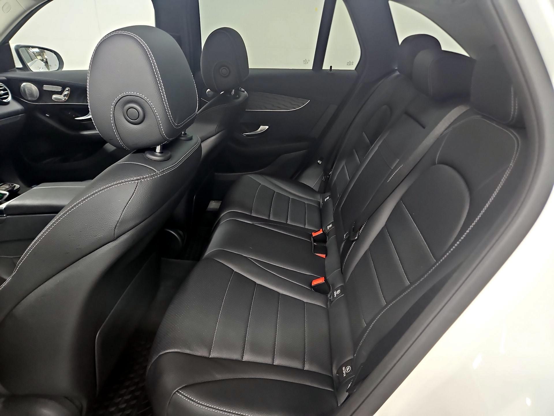 Thumbnail: 2016 Mercedes-Benz GLC - 20