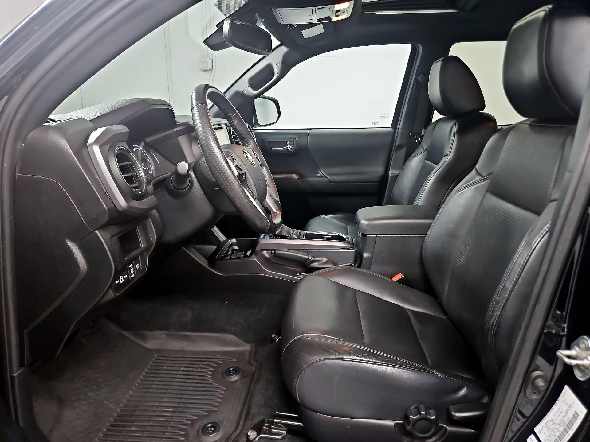 Thumbnail: 2019 Toyota Tacoma - 11