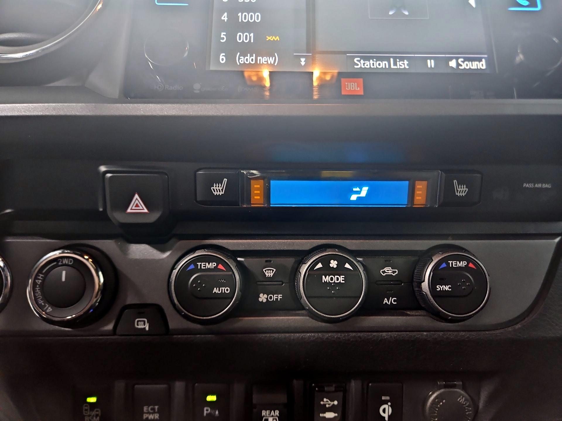 Thumbnail: 2019 Toyota Tacoma - 17