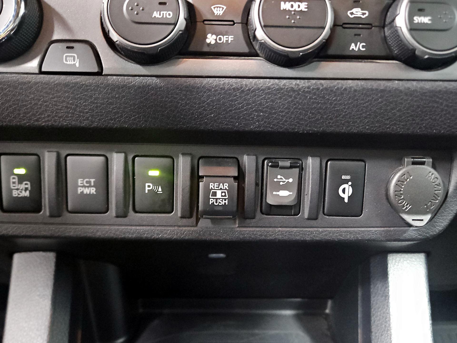 Thumbnail: 2019 Toyota Tacoma - 19