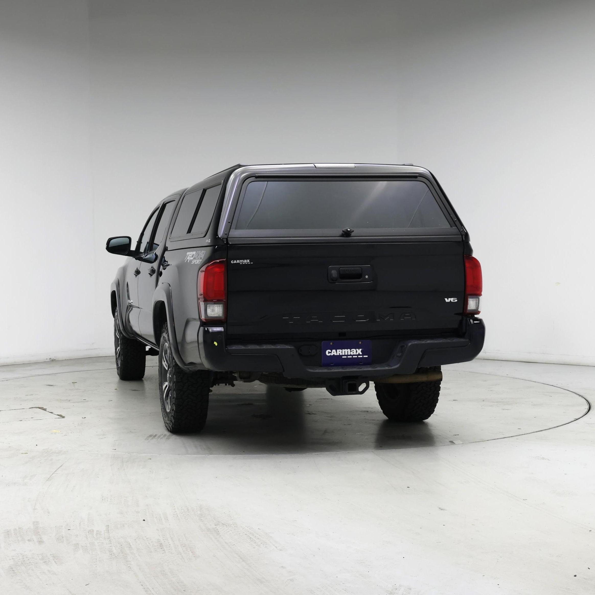 Thumbnail: 2019 Toyota Tacoma - 6