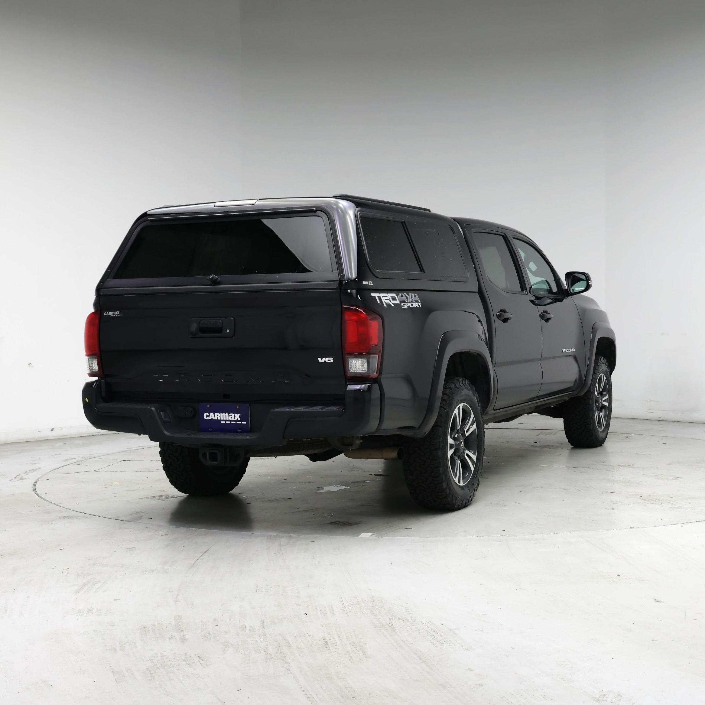 Thumbnail: 2019 Toyota Tacoma - 8