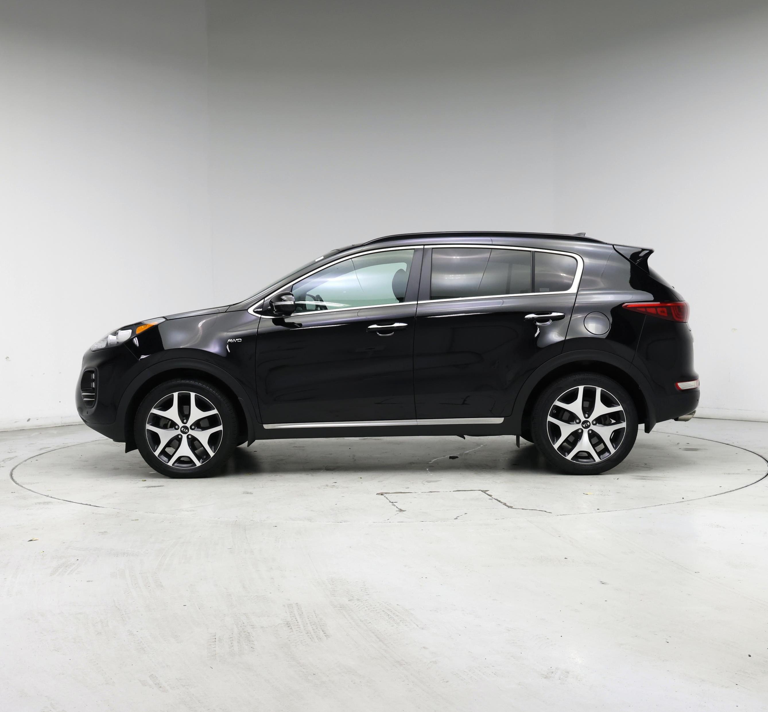 Thumbnail: 2018 Kia Sportage - 3