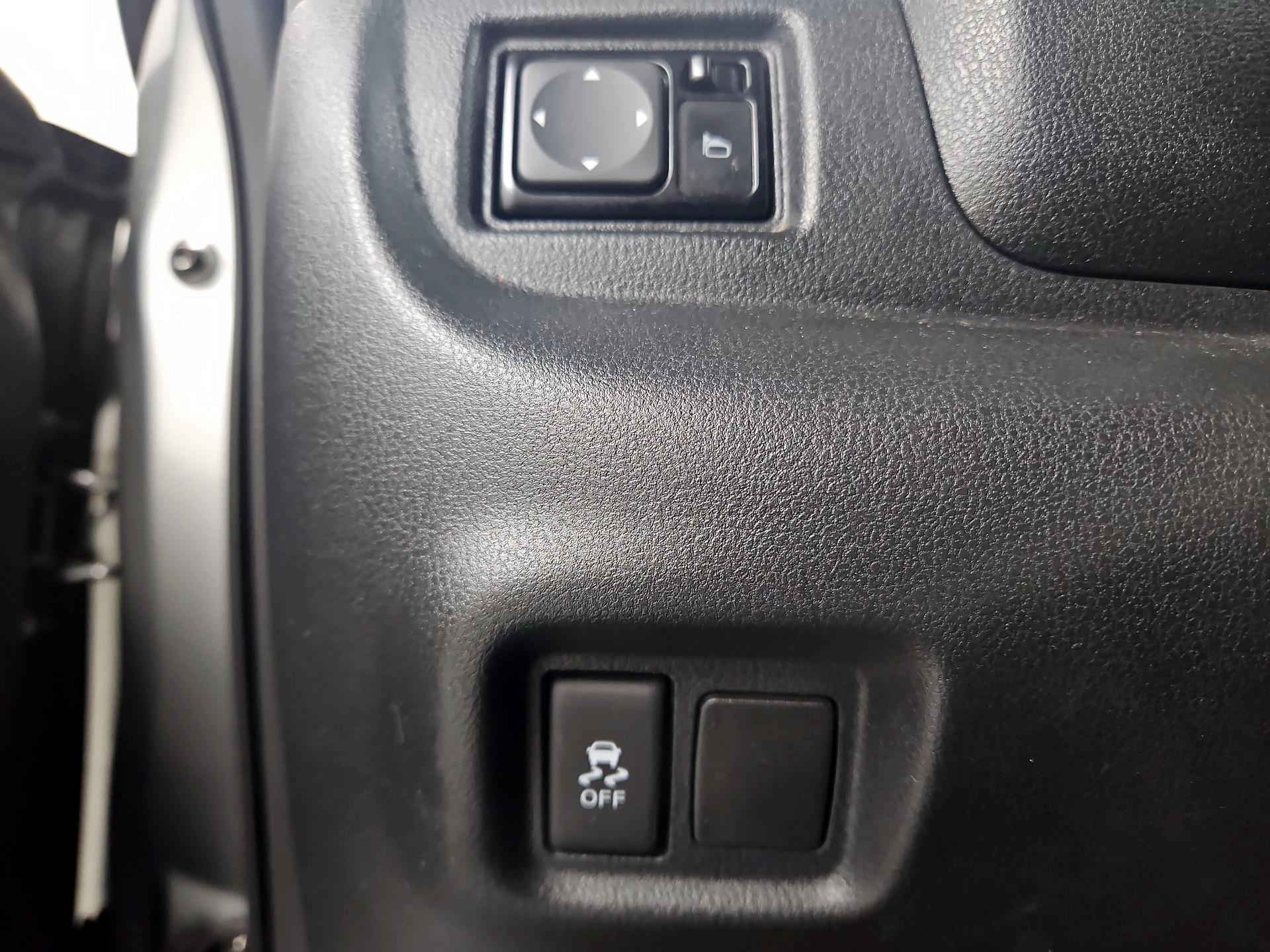 Thumbnail: 2014 Nissan Versa Note - 13