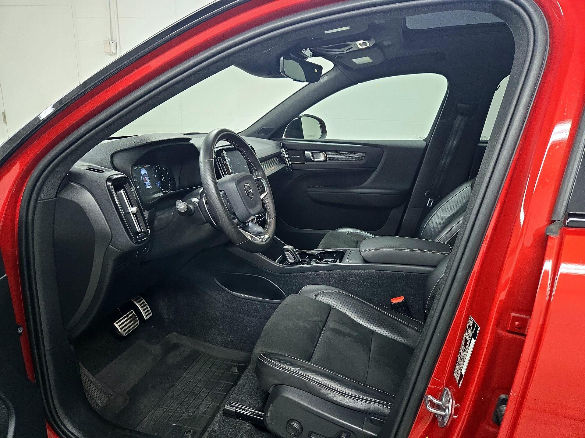 Thumbnail: 2020 Volvo XC40 - 11
