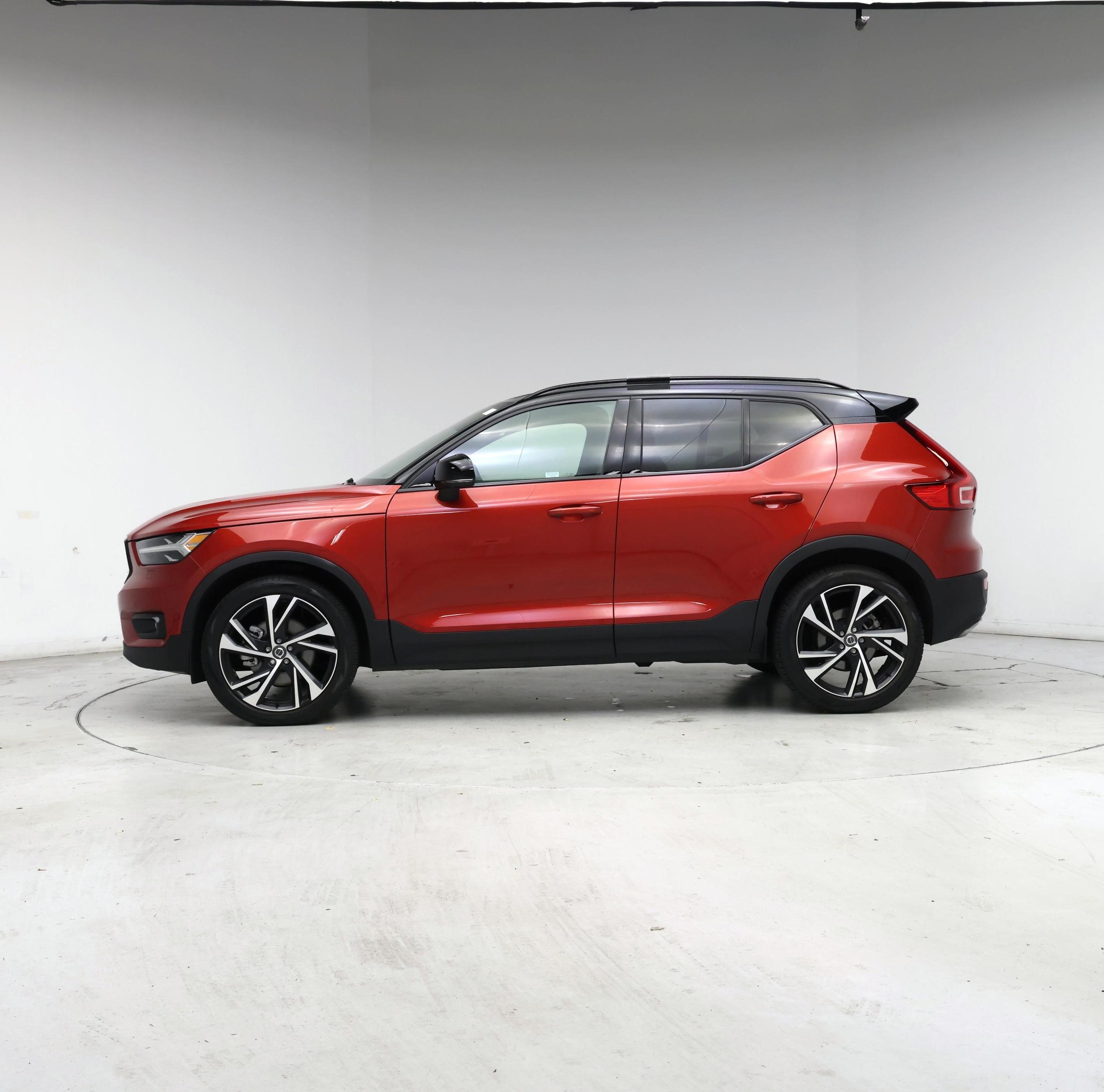 Thumbnail: 2020 Volvo XC40 - 3