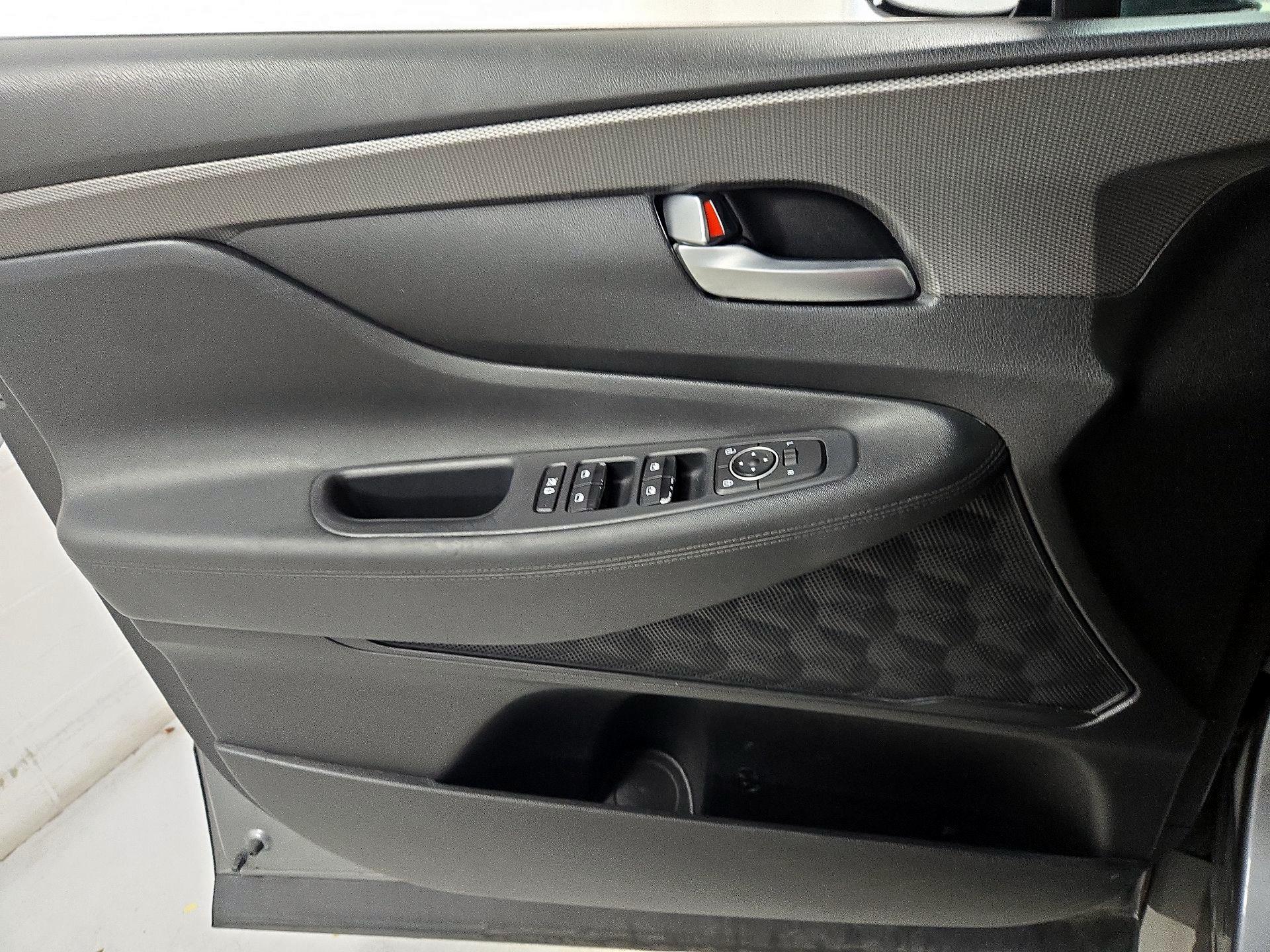 Thumbnail: 2019 Hyundai Santa Fe - 12