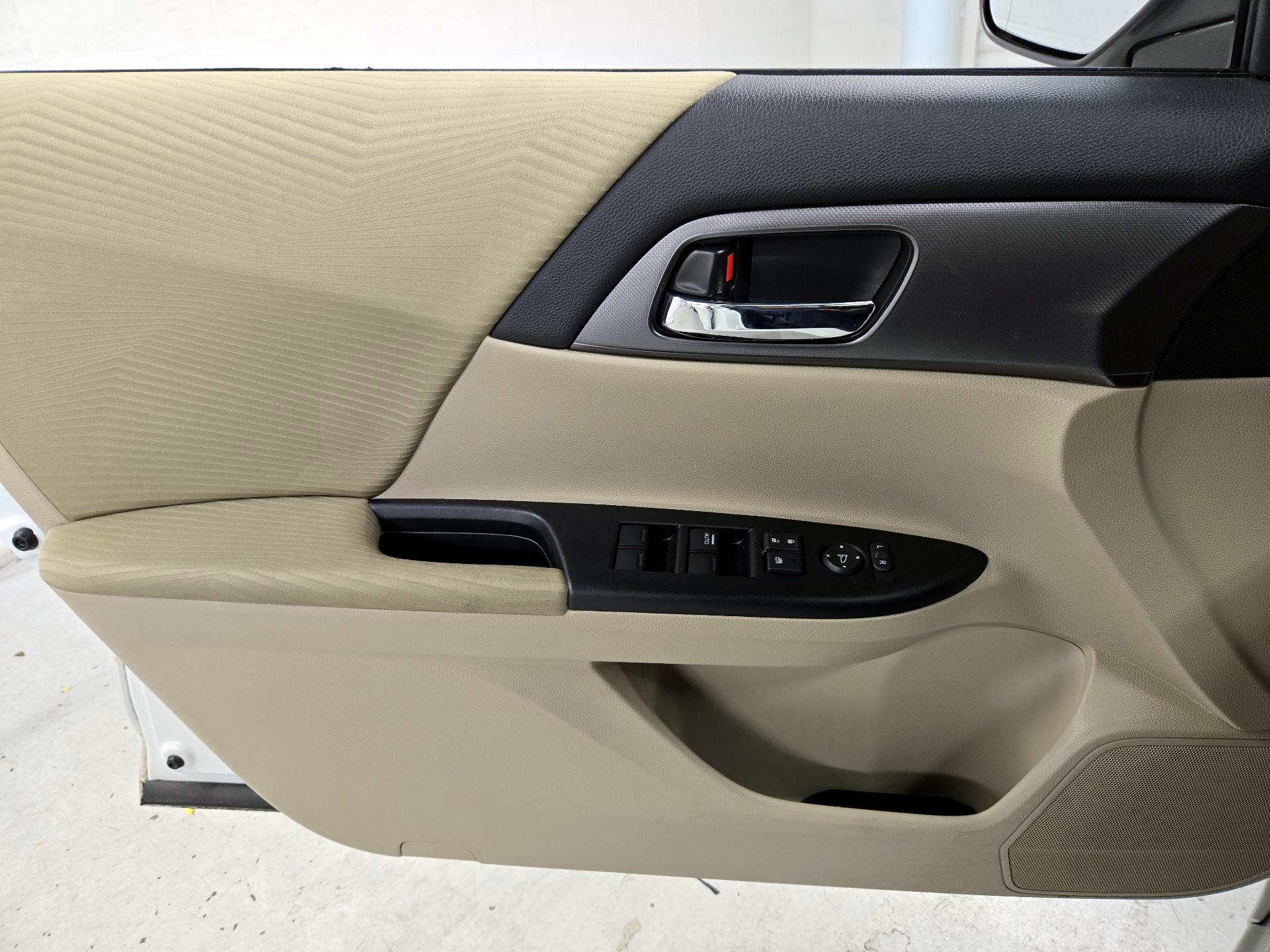 Thumbnail: 2015 Honda Accord - 12
