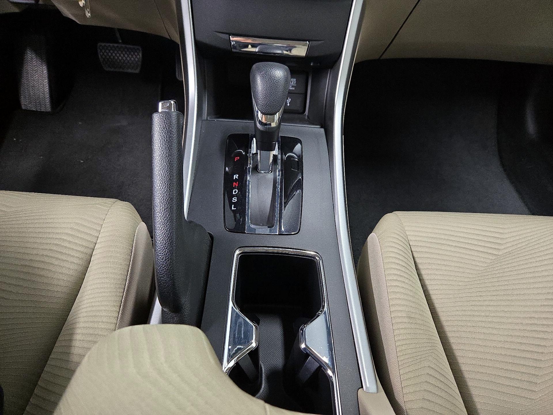 Thumbnail: 2015 Honda Accord - 17