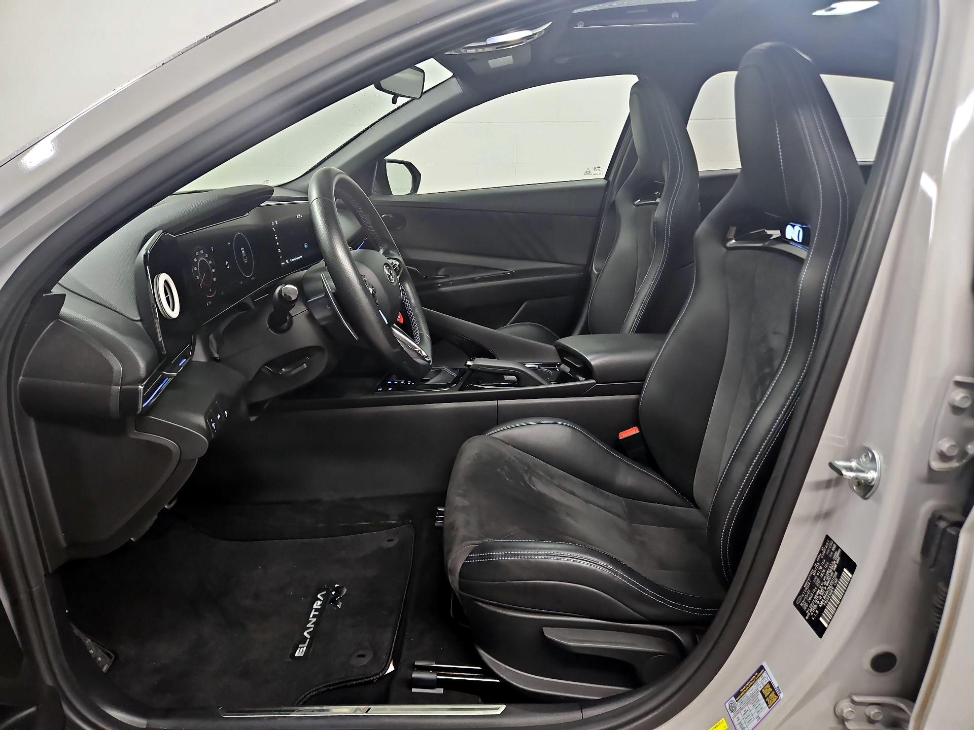 Thumbnail: 2022 Hyundai Elantra - 11