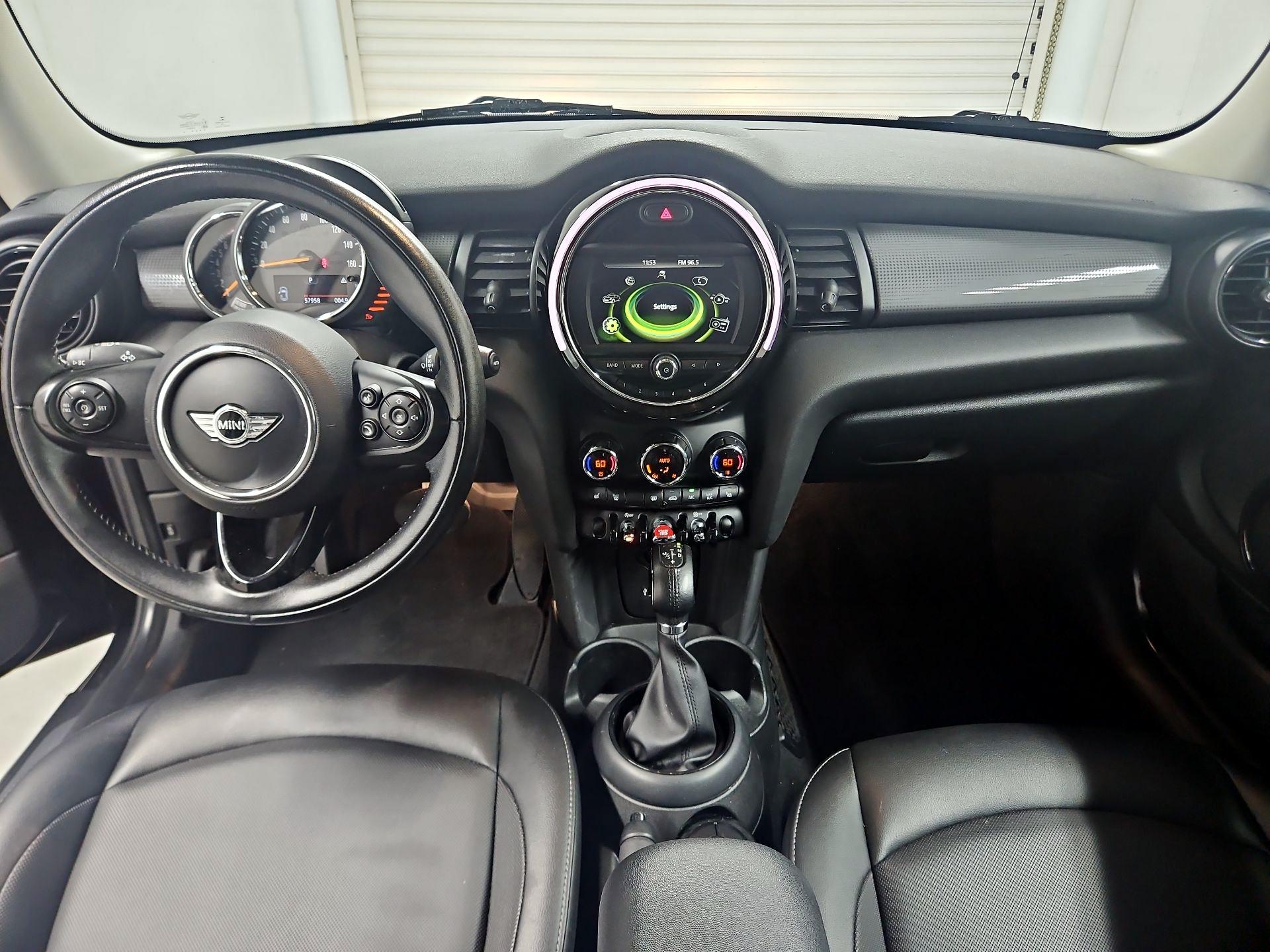 Thumbnail: 2017 MINI Cooper Hardtop - 9