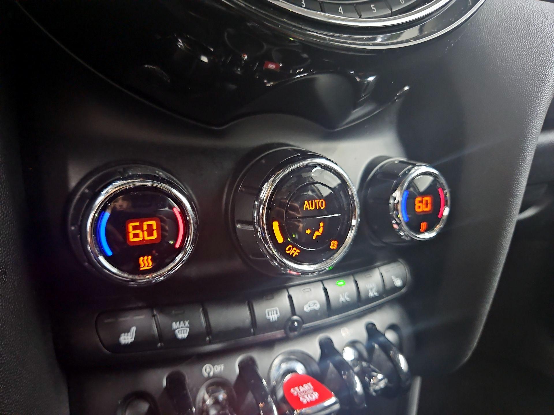 Thumbnail: 2017 MINI Cooper Hardtop - 16