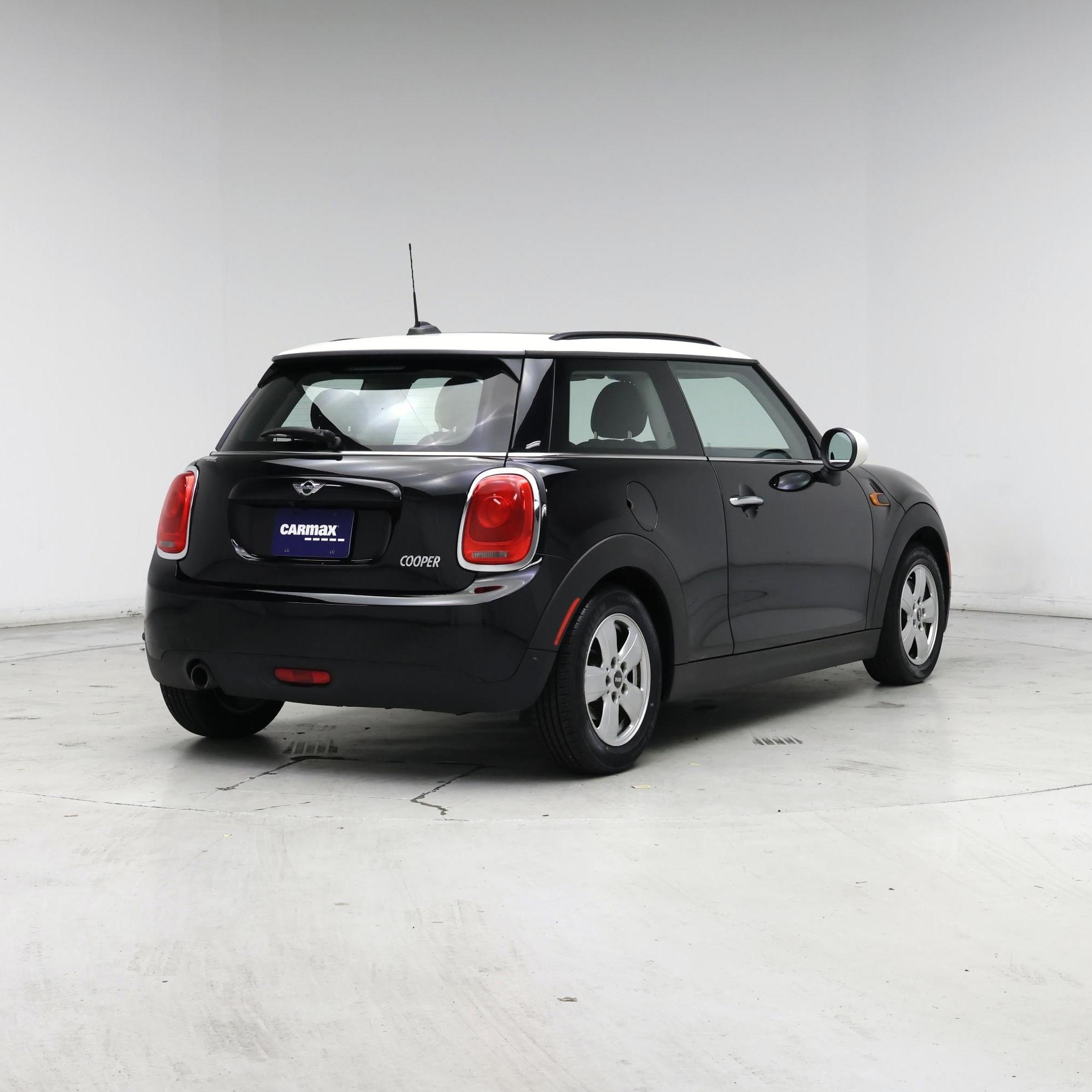 Thumbnail: 2017 MINI Cooper Hardtop - 8