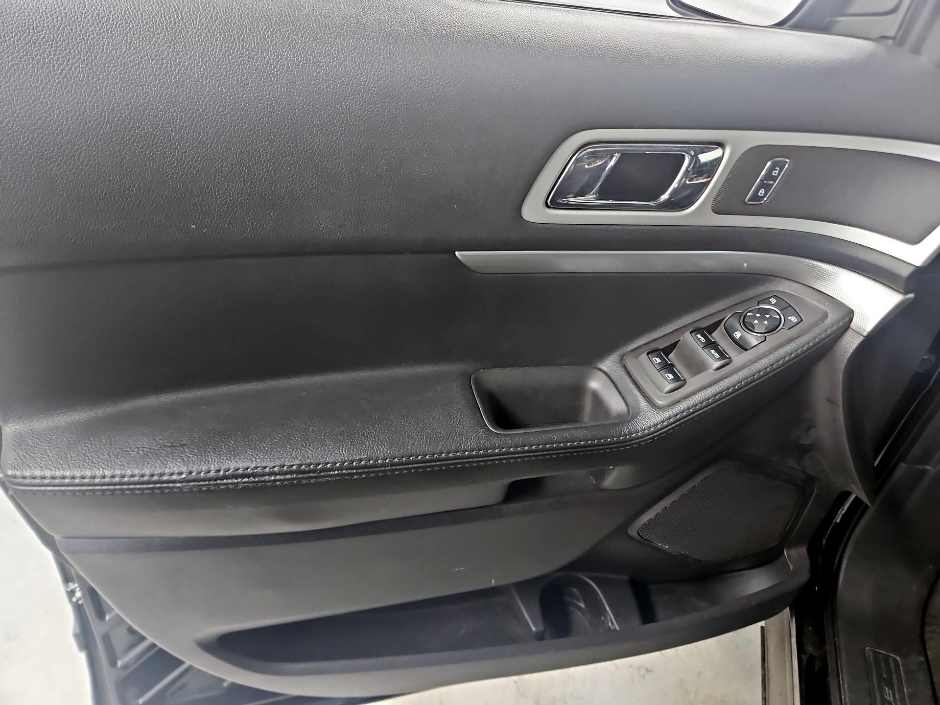 Thumbnail: 2014 Ford Explorer - 12