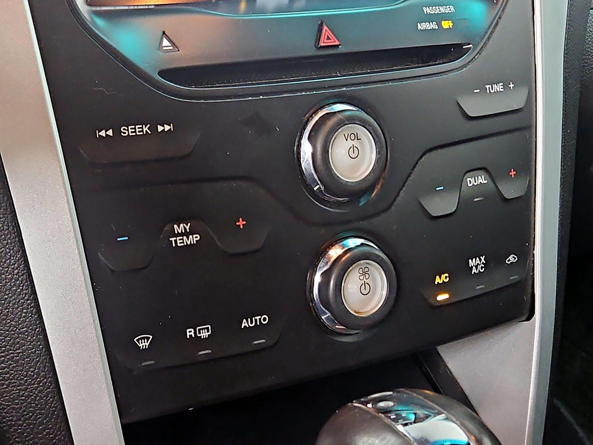 Thumbnail: 2014 Ford Explorer - 16