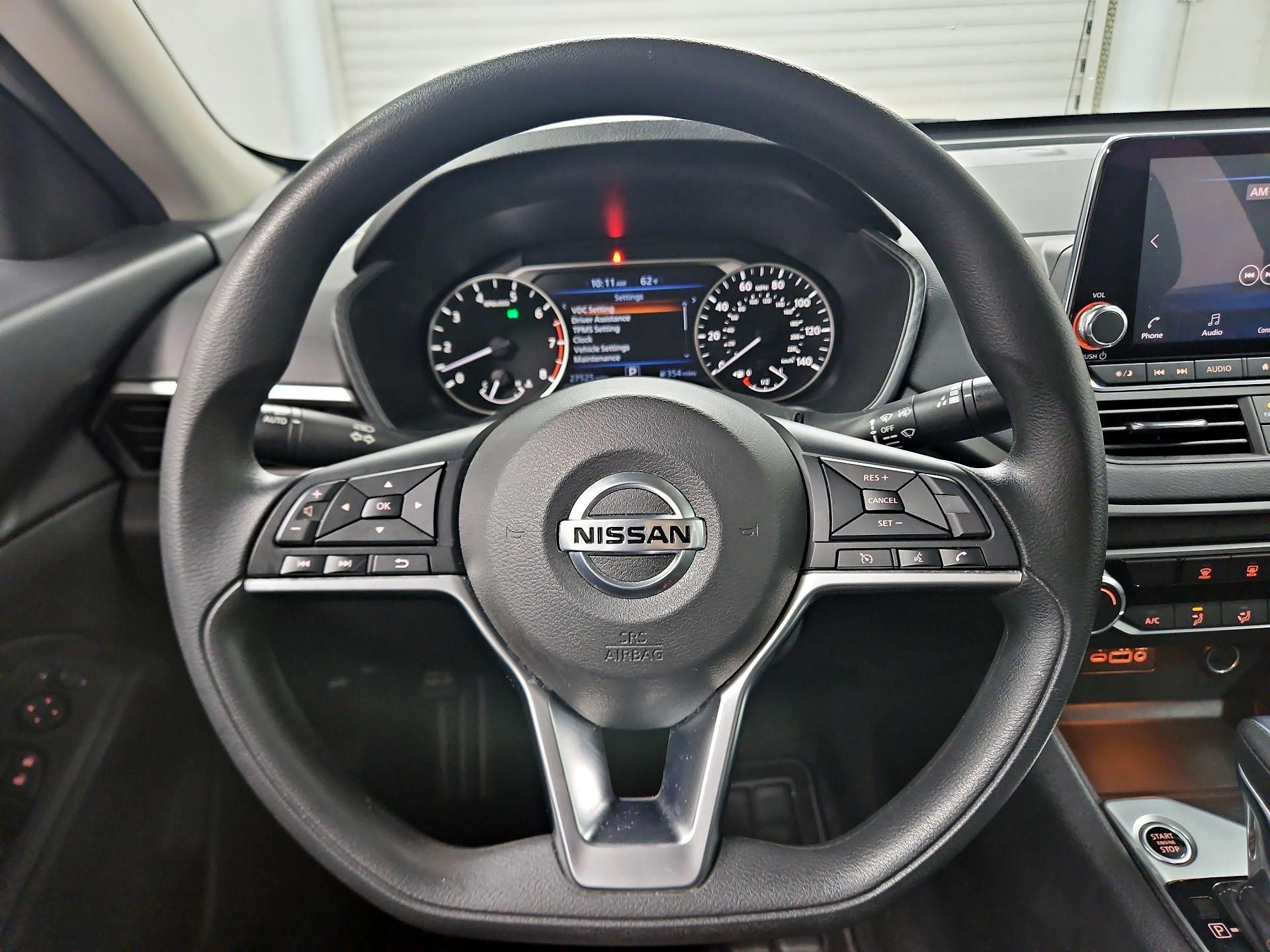 Thumbnail: 2019 Nissan Altima - 10
