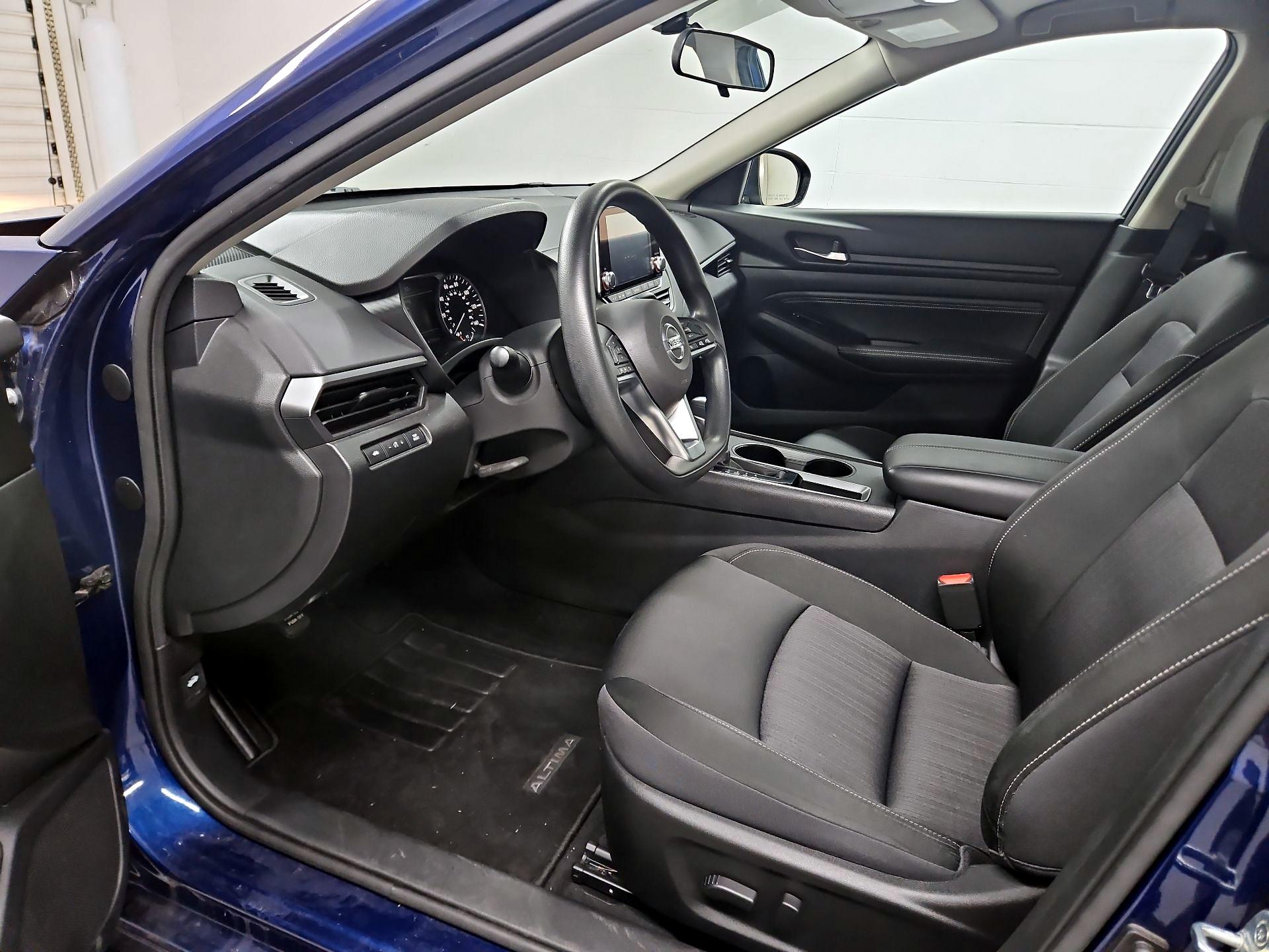 Thumbnail: 2019 Nissan Altima - 11
