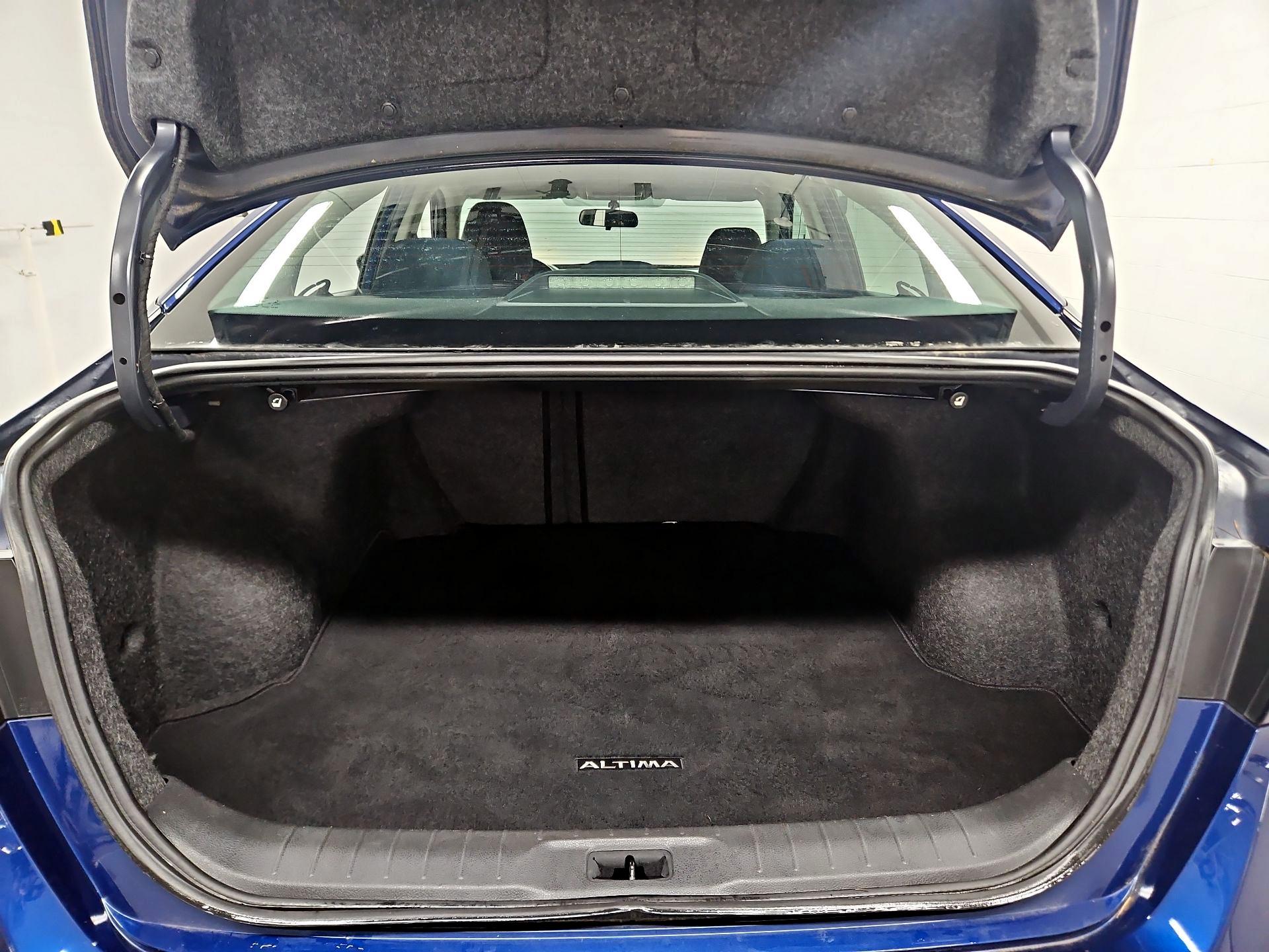 Thumbnail: 2019 Nissan Altima - 20