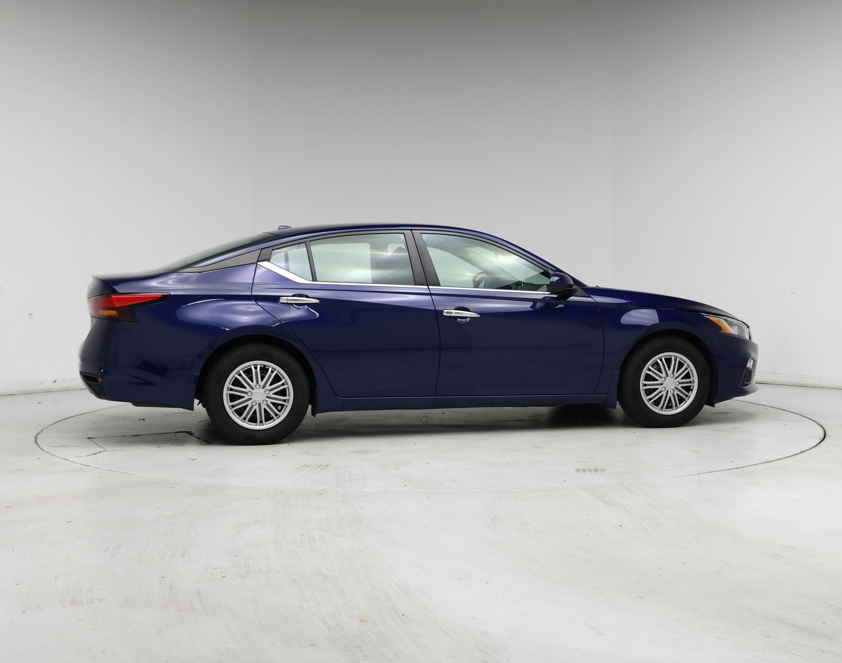 Thumbnail: 2019 Nissan Altima - 7