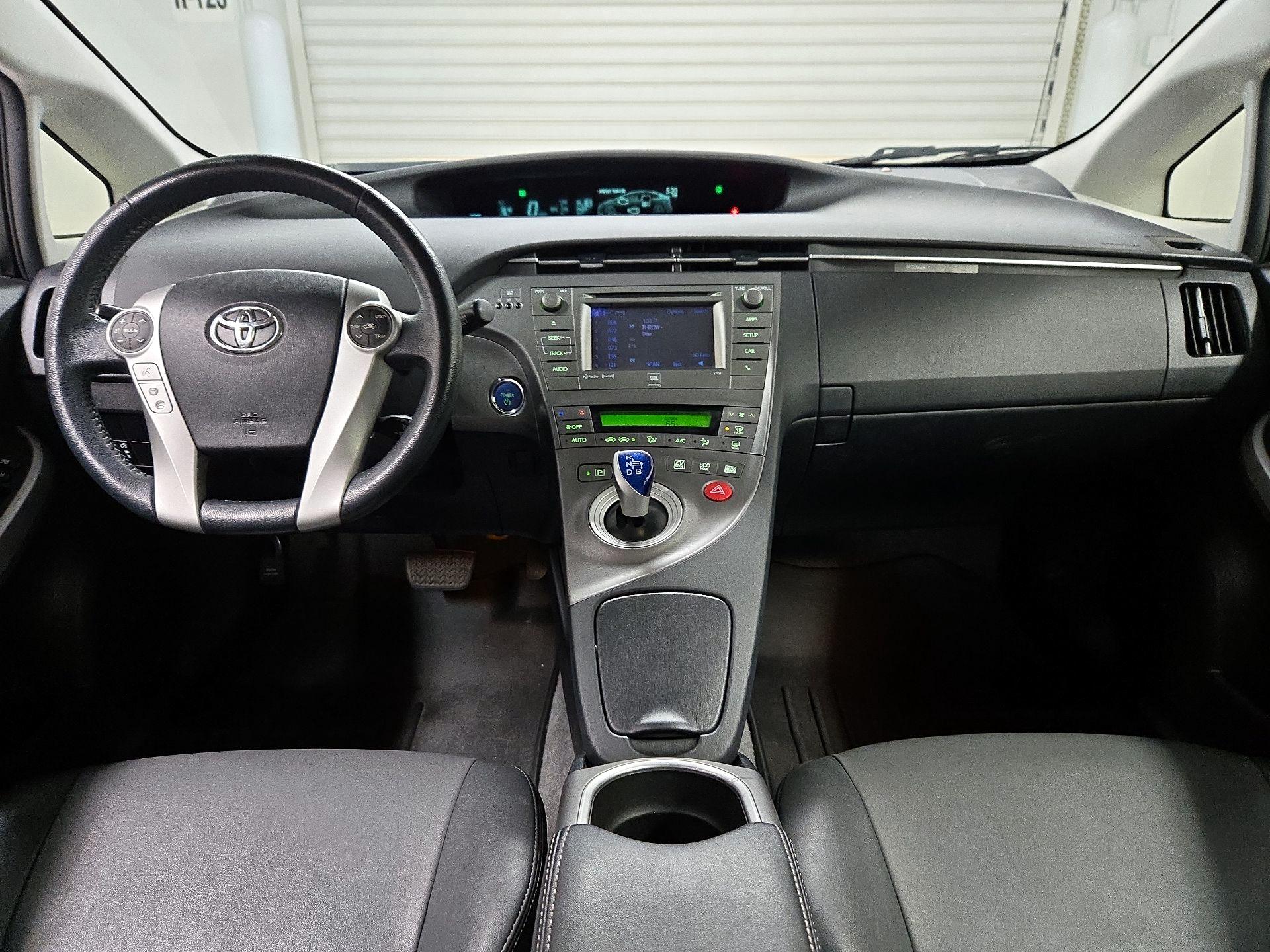 Thumbnail: 2015 Toyota Prius - 9